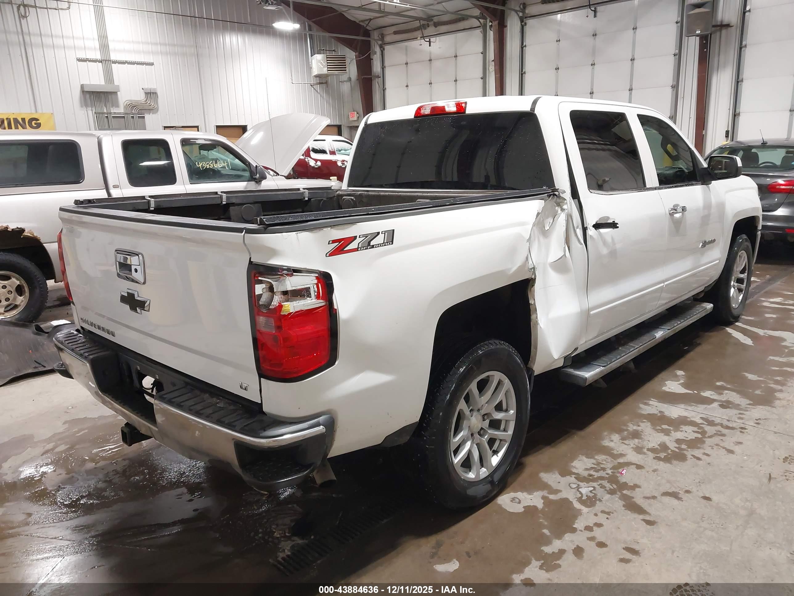 CHEVROLET SILVERADO image 4
