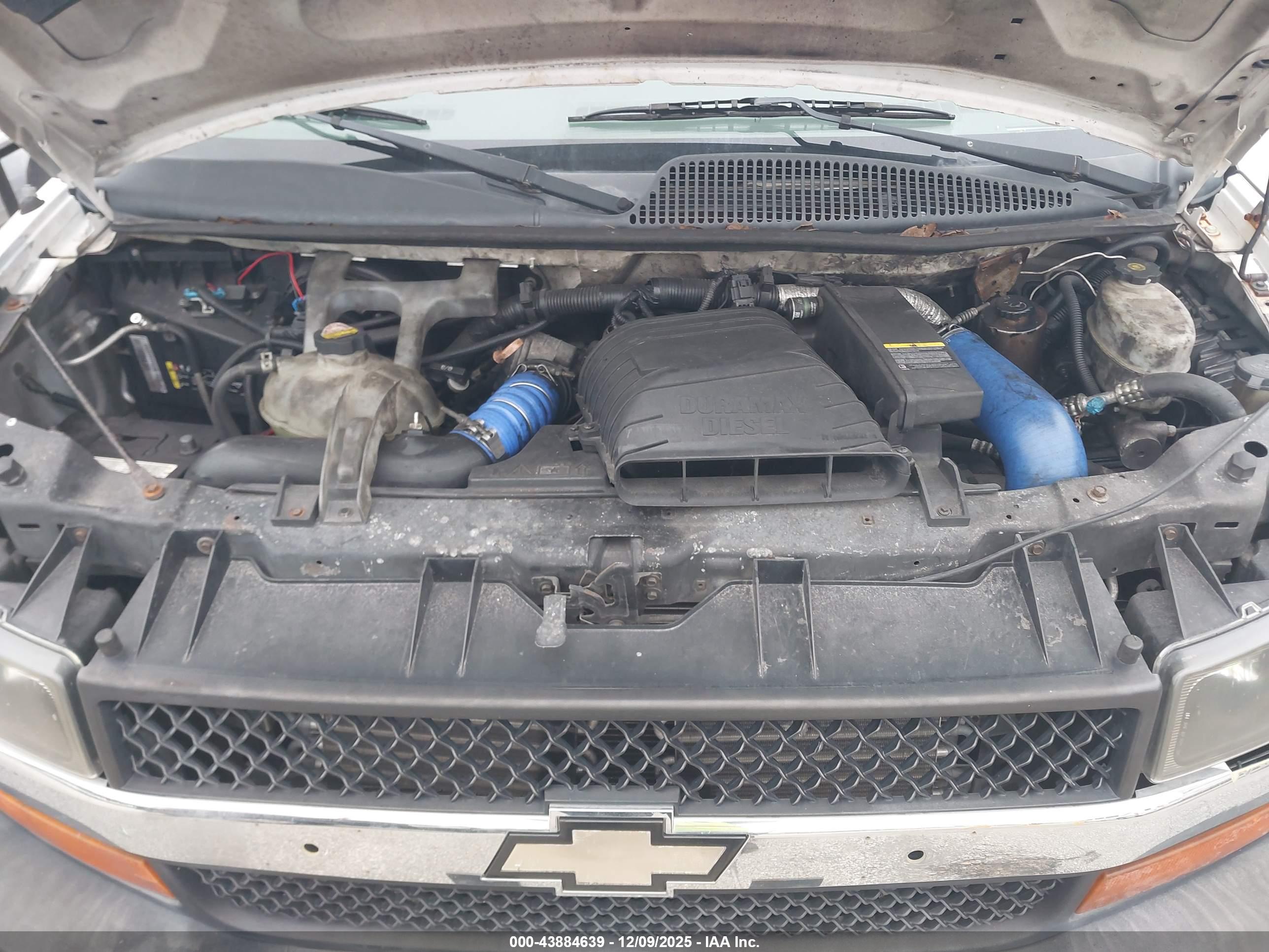 CHEVROLET EXPRESS image 10