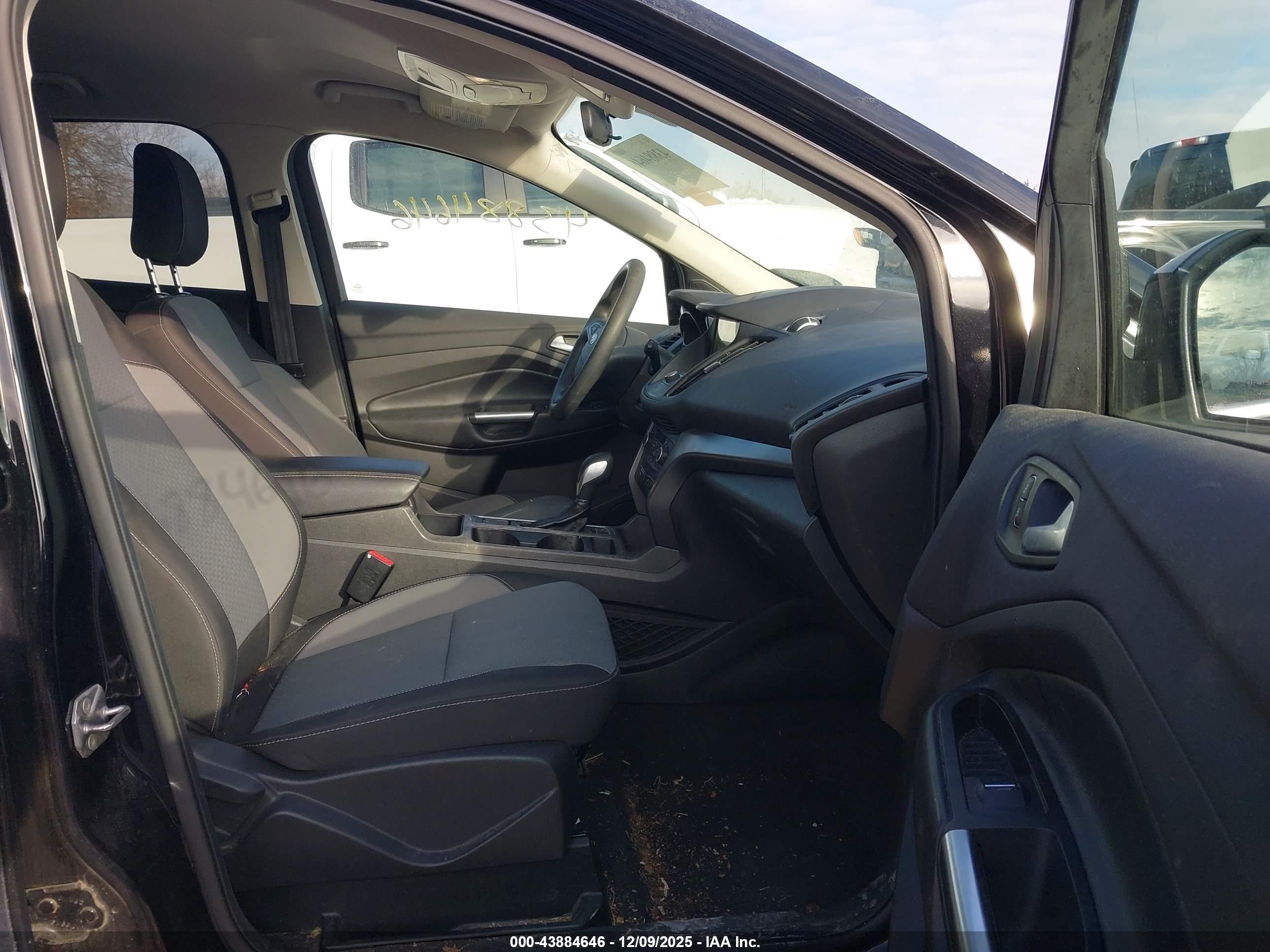 FORD ESCAPE image 5