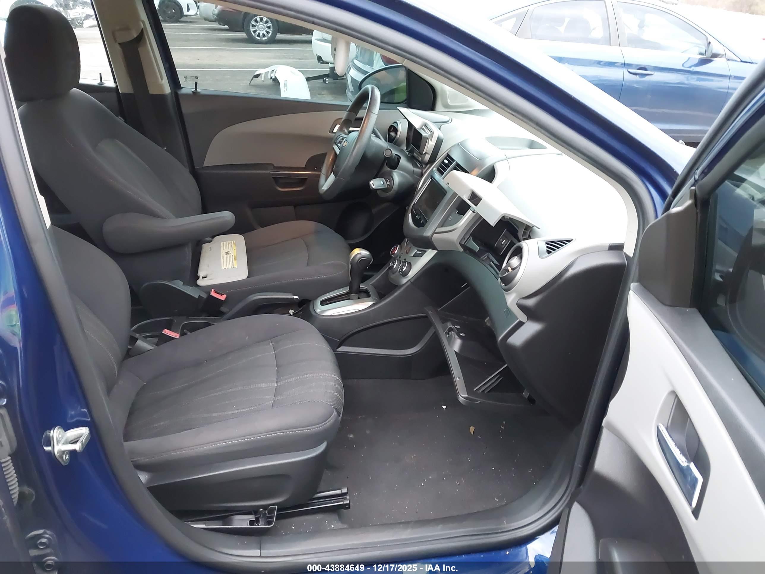CHEVROLET SONIC image 5
