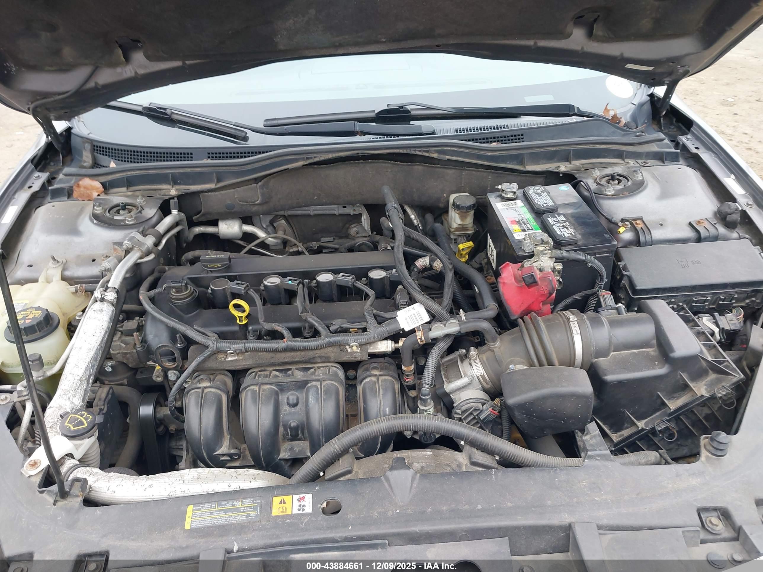 FORD FUSION image 10