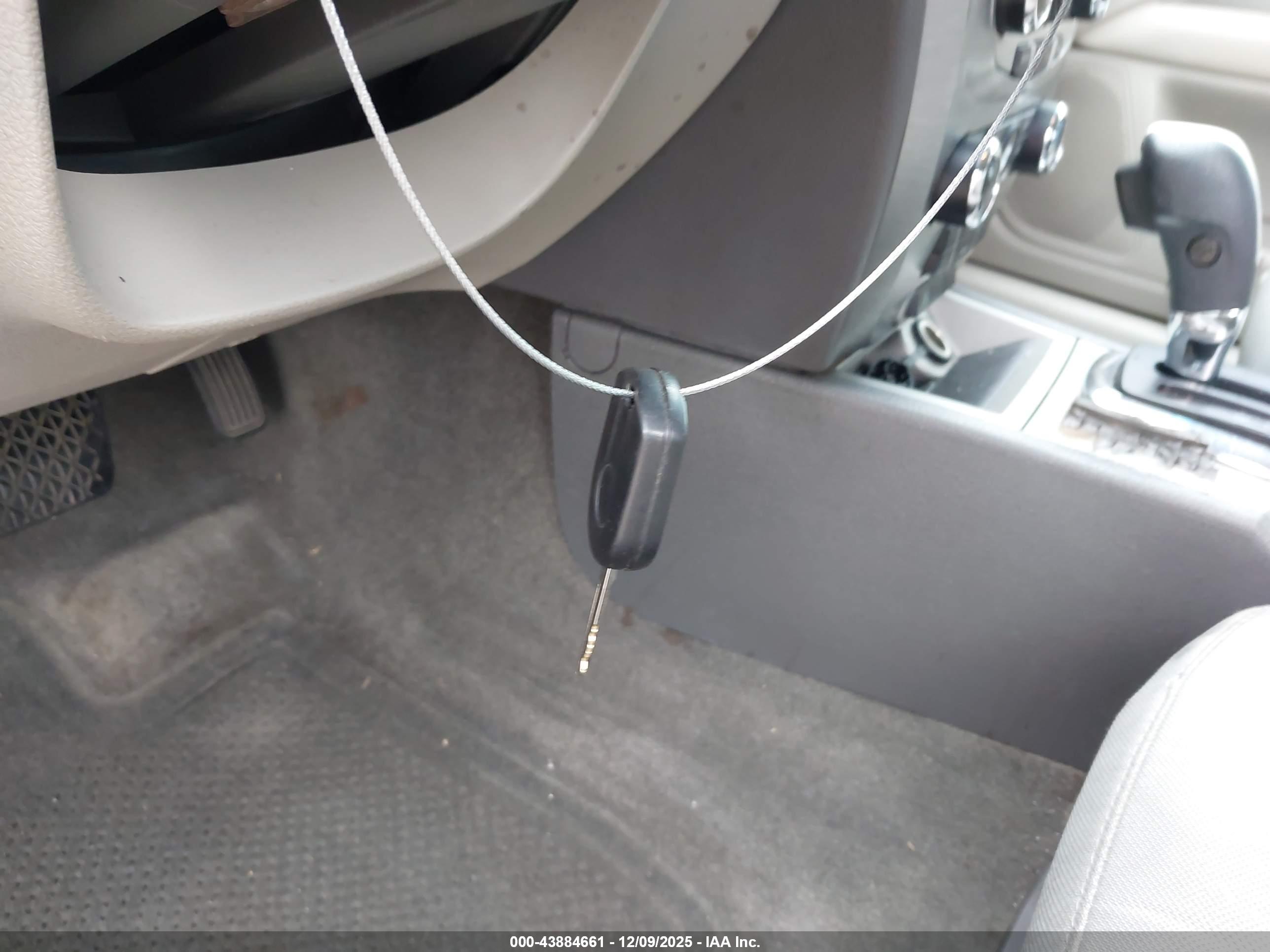 FORD FUSION image 11