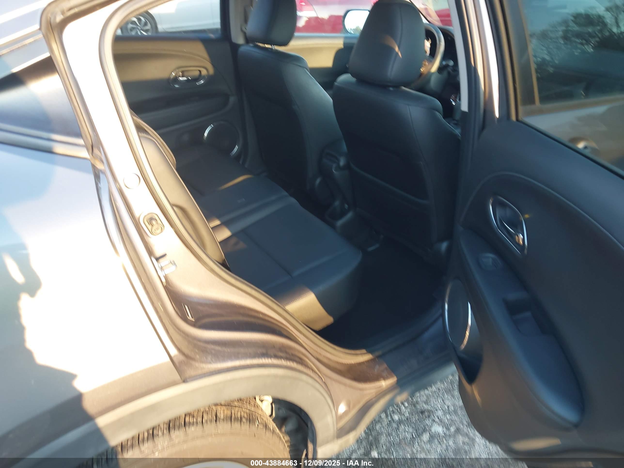 HONDA HR-V image 8