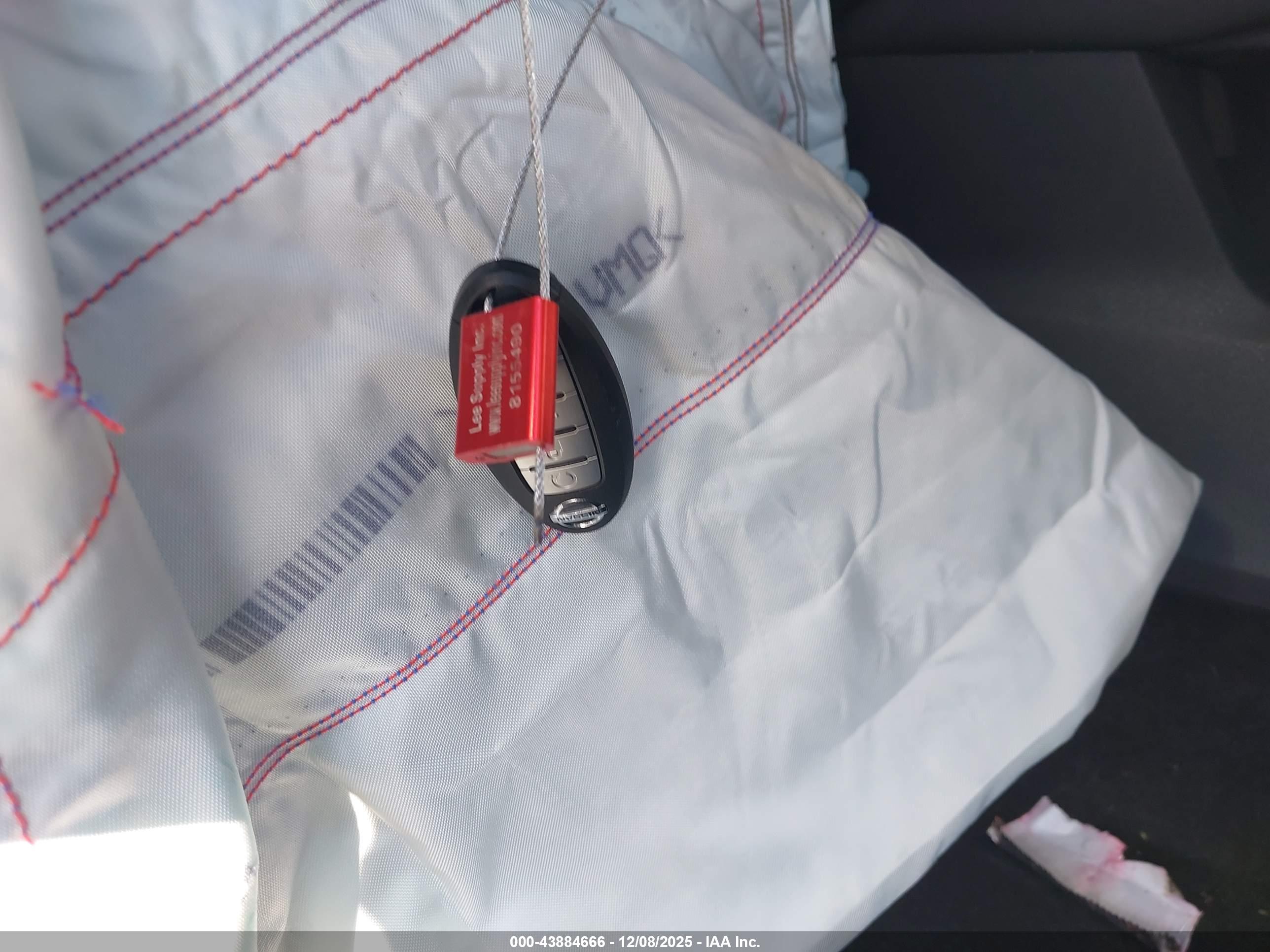 NISSAN ROGUE image 11