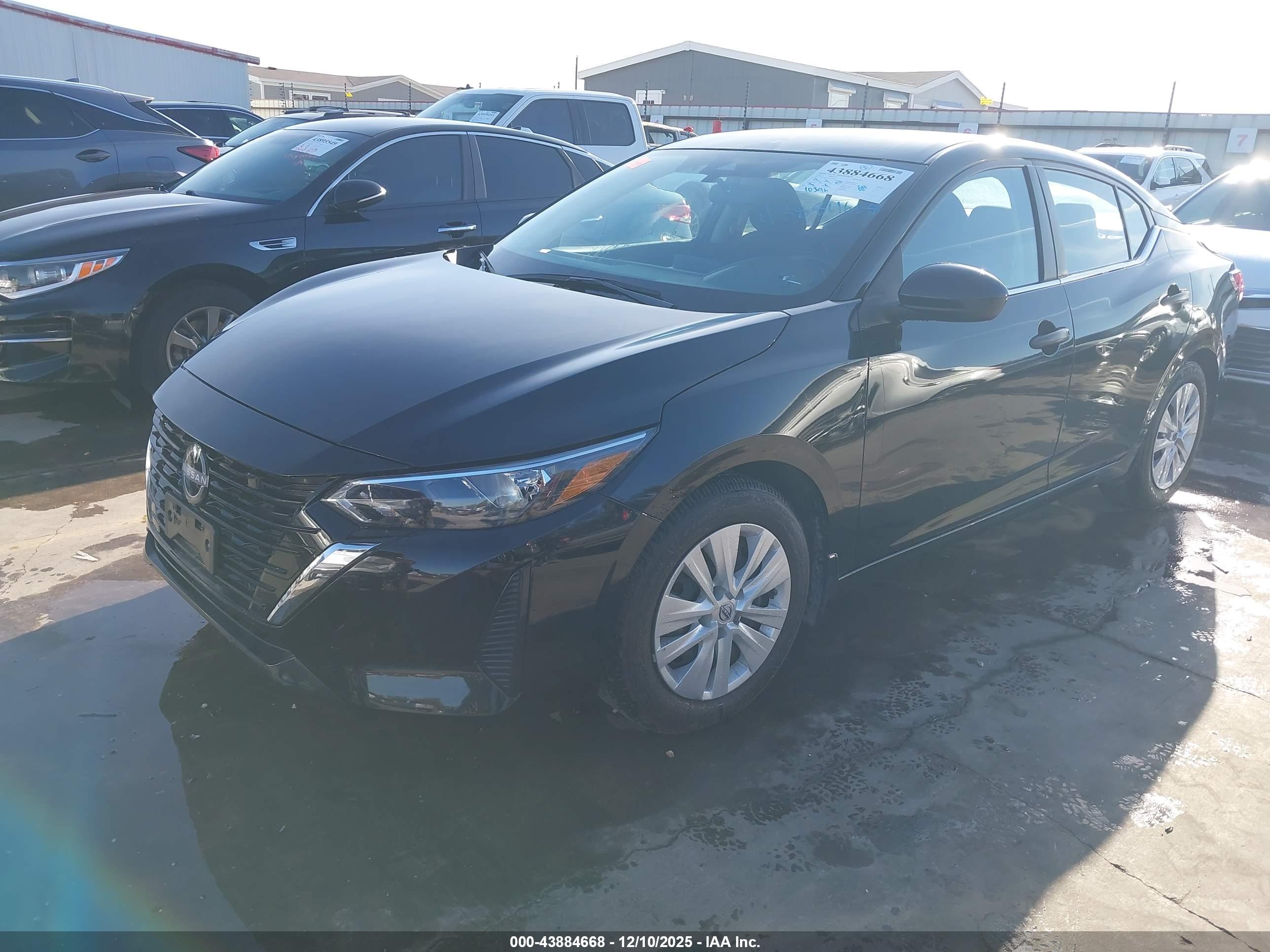 NISSAN SENTRA image 2