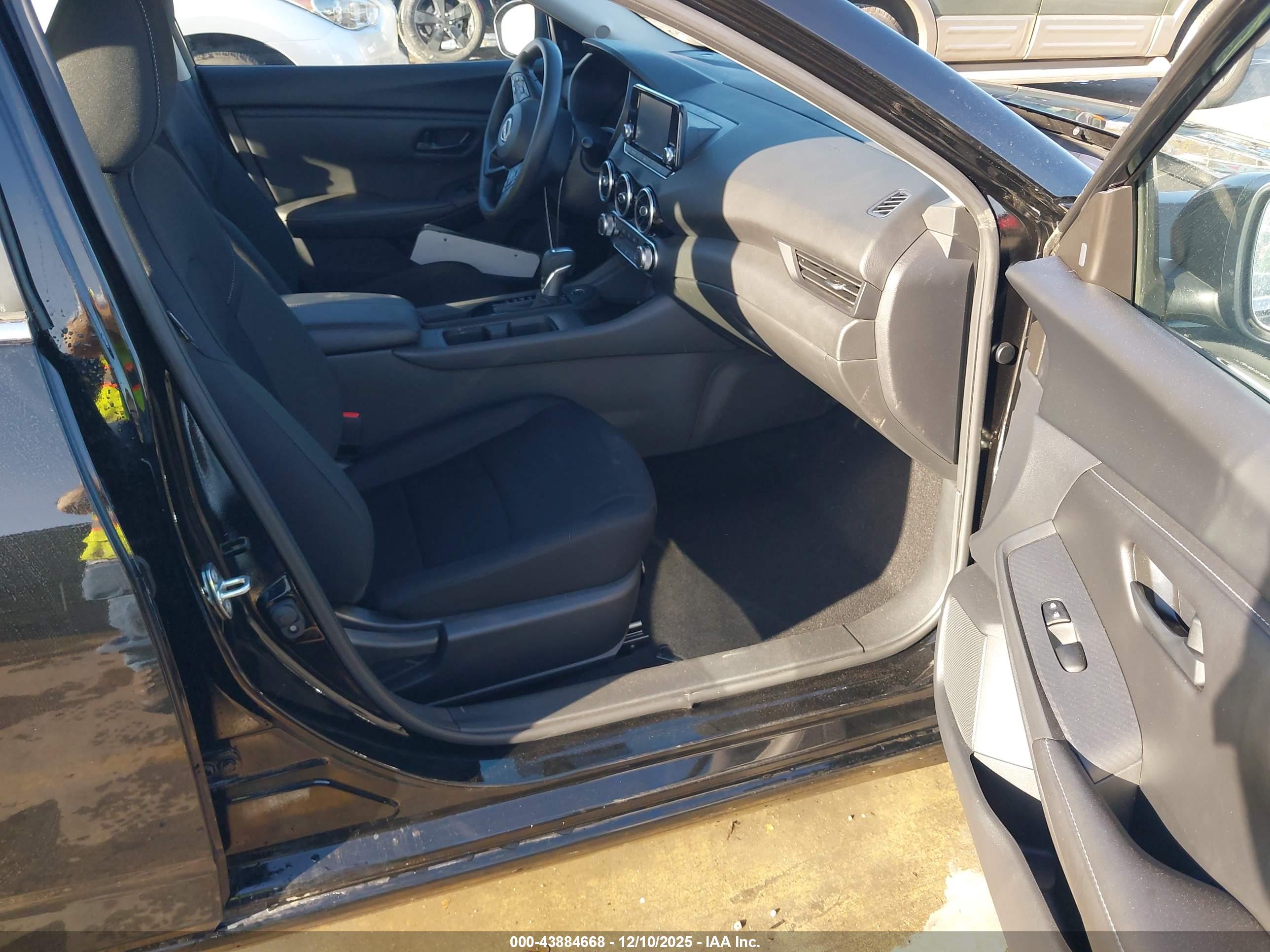 NISSAN SENTRA image 5