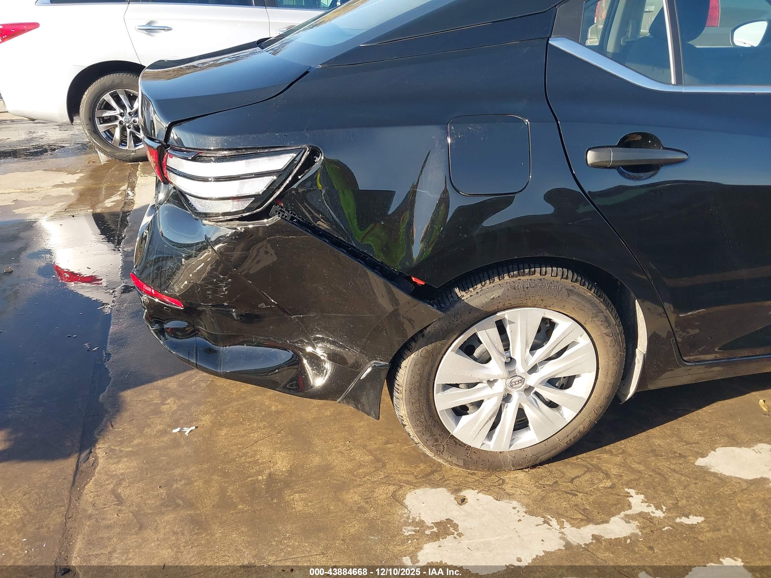 NISSAN SENTRA image 6