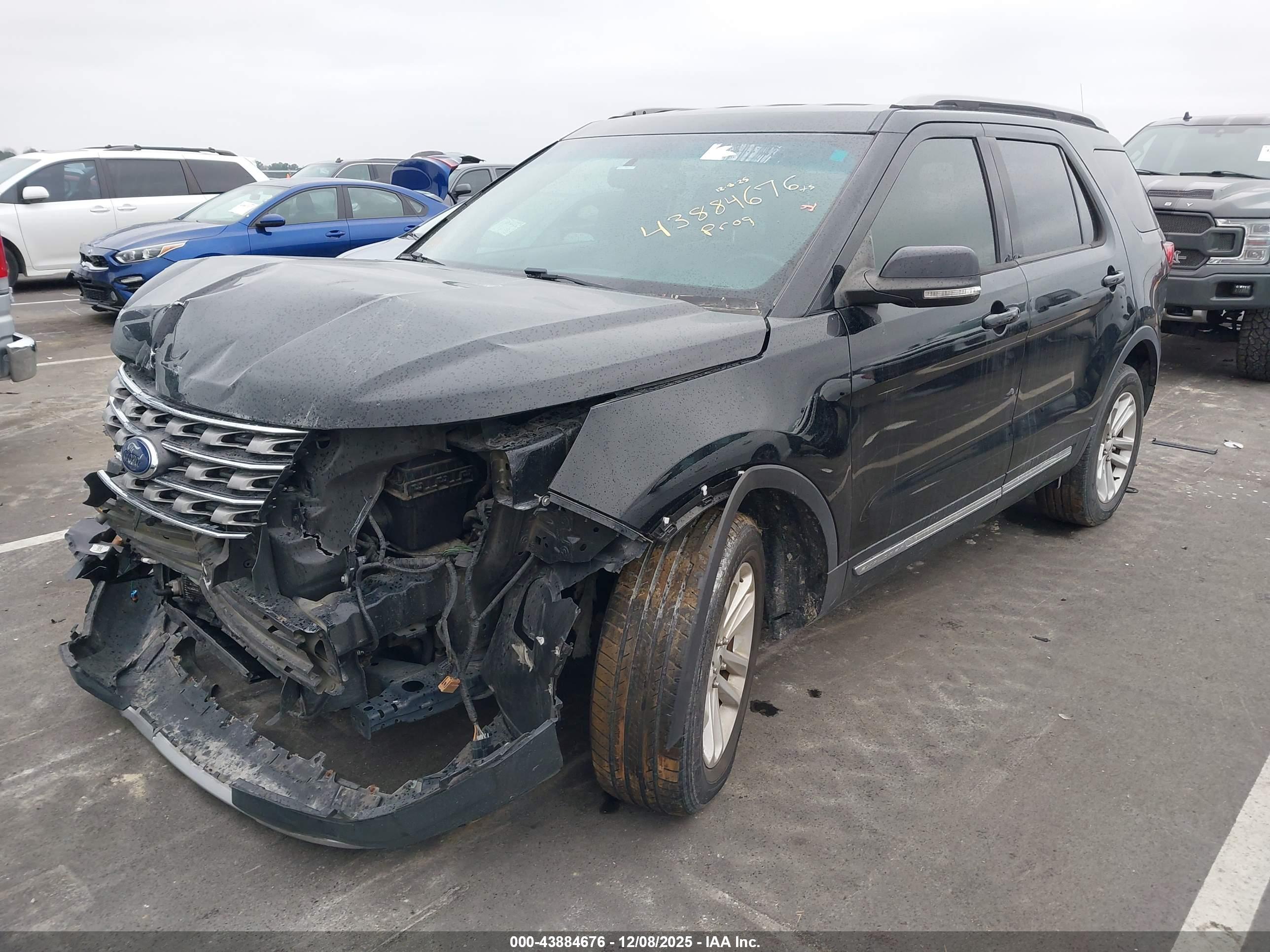 FORD EXPLORER image 2