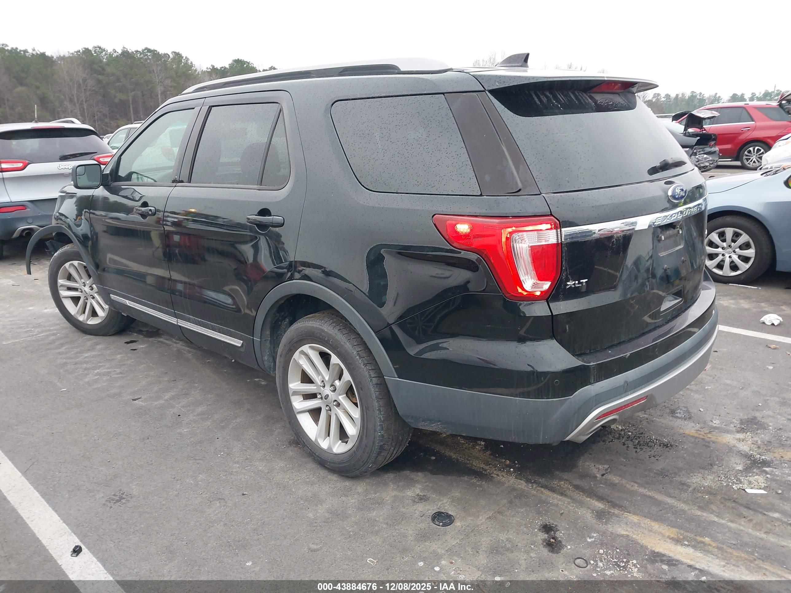 FORD EXPLORER image 3