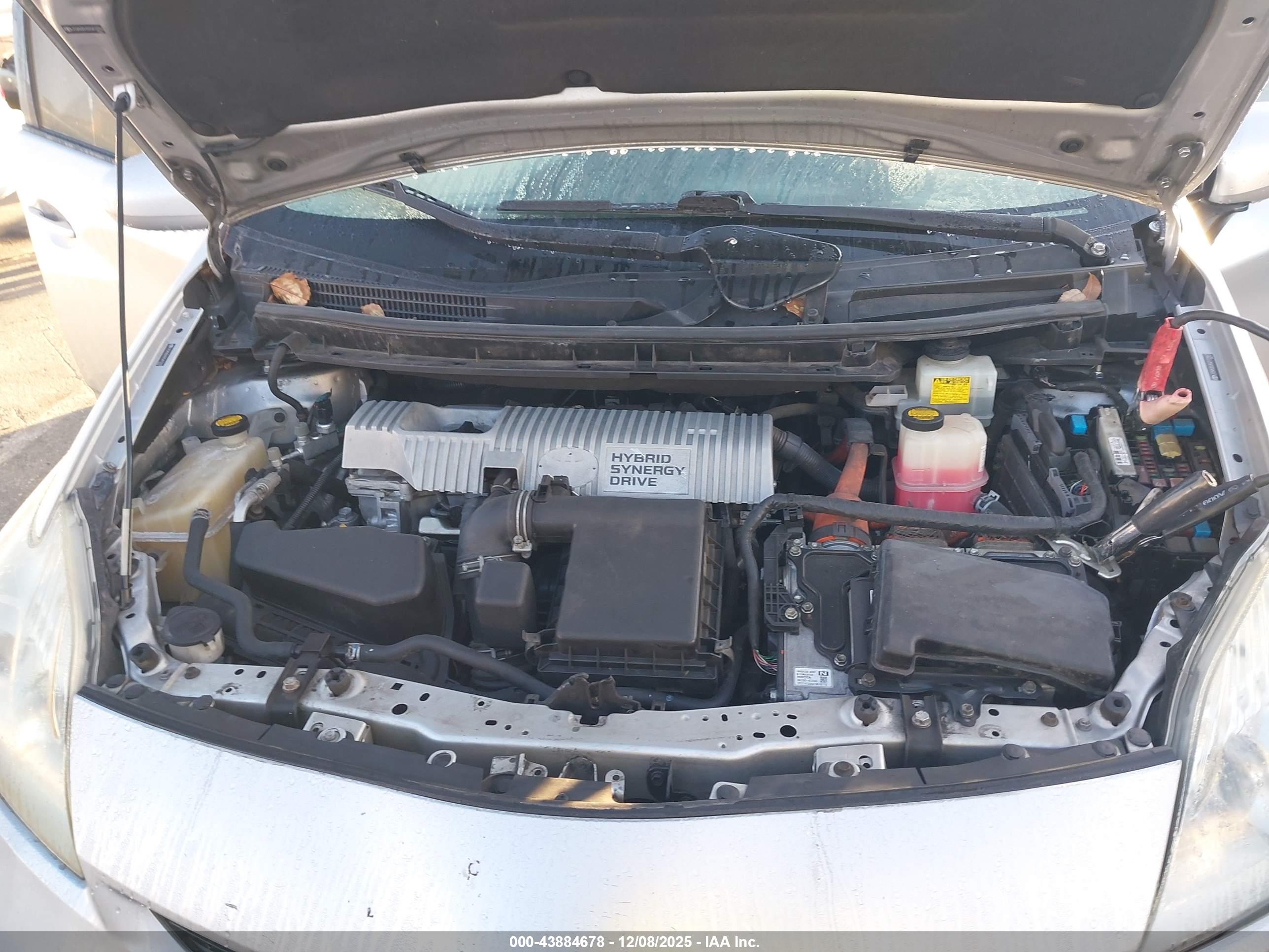 TOYOTA PRIUS image 10