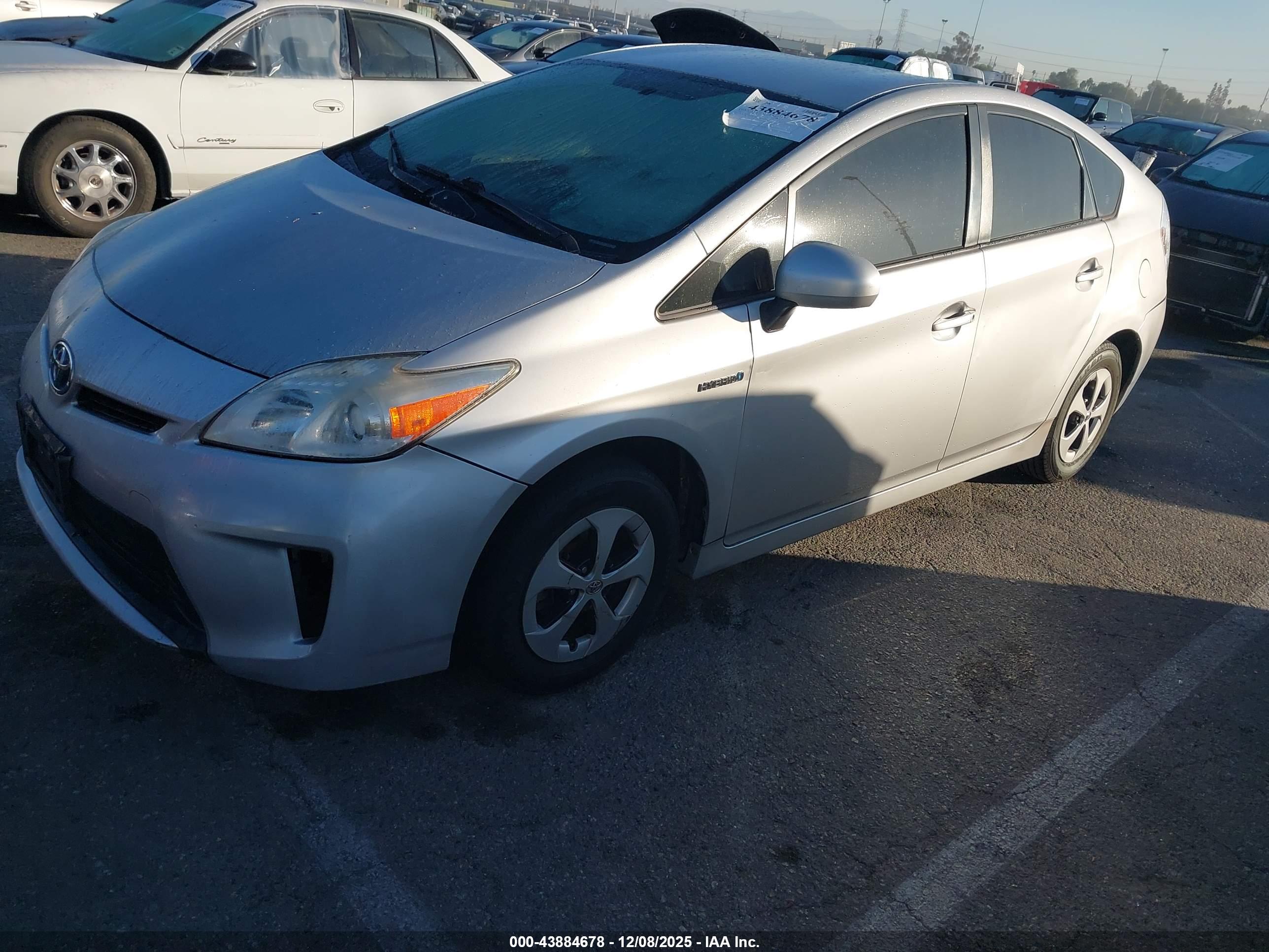 TOYOTA PRIUS image 2