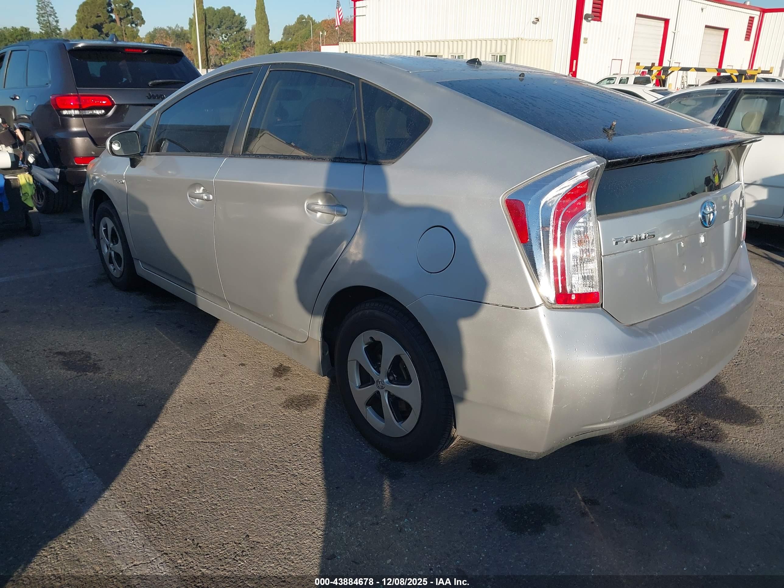 TOYOTA PRIUS image 3