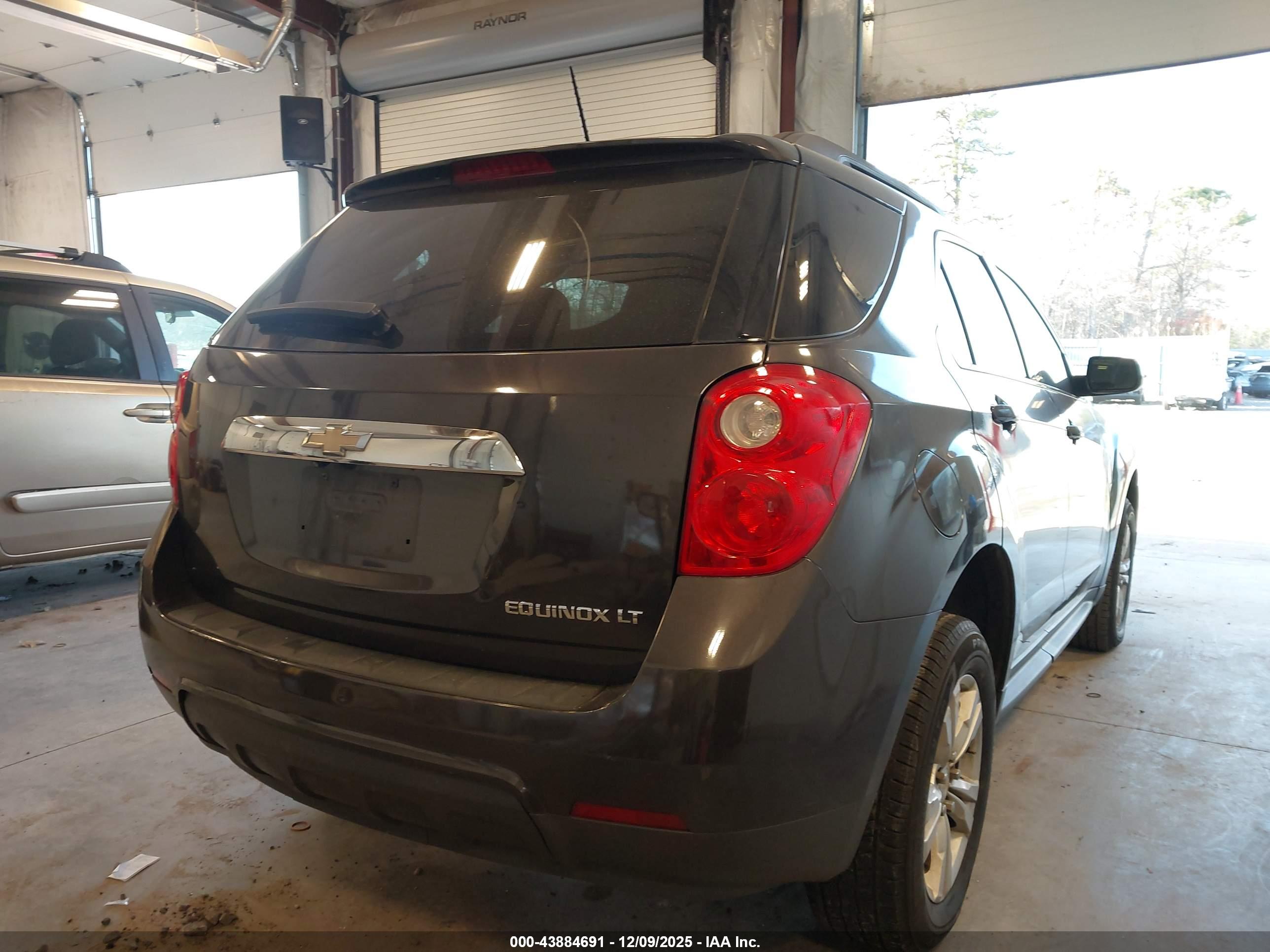 CHEVROLET EQUINOX image 4