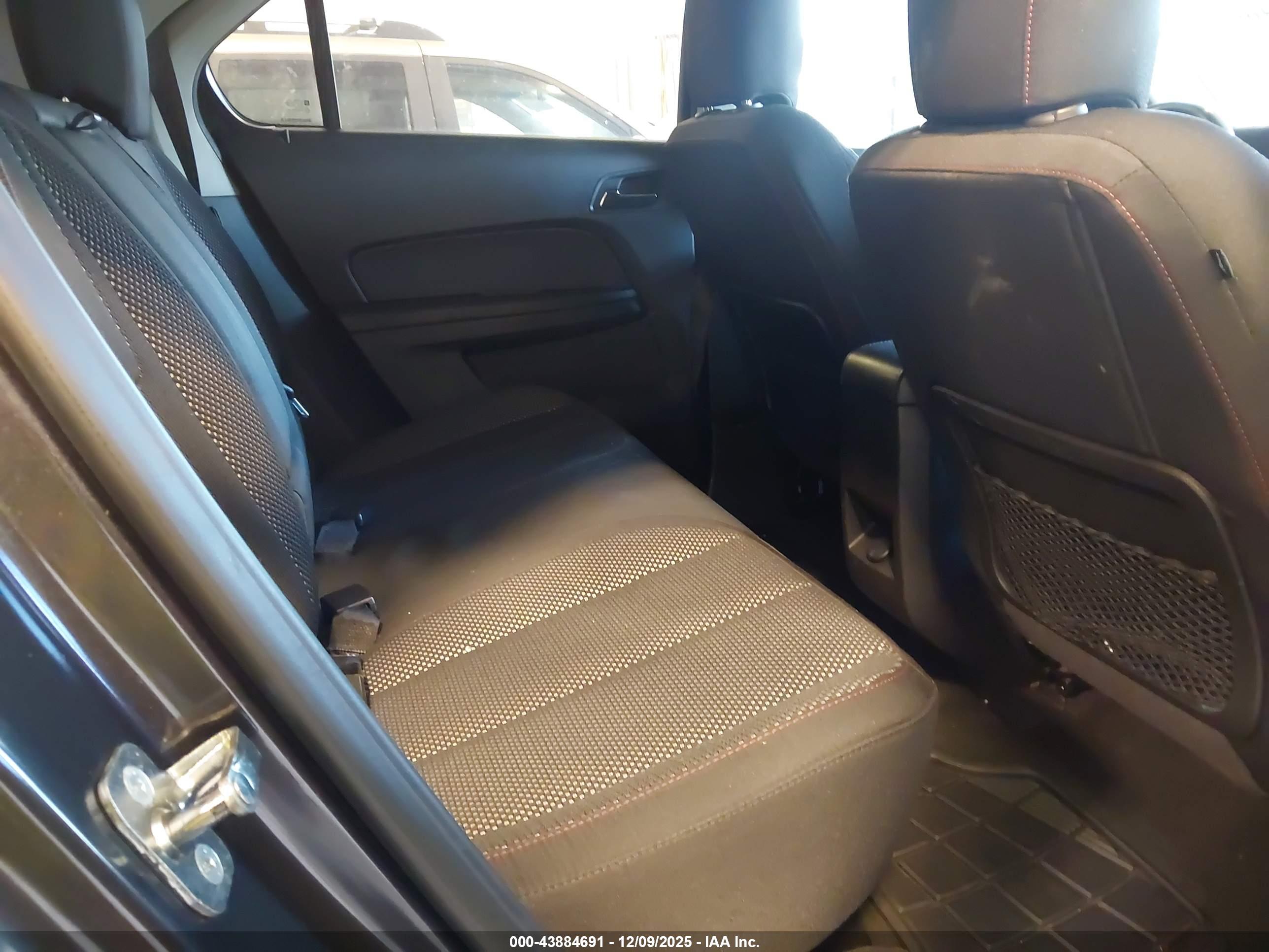 CHEVROLET EQUINOX image 8