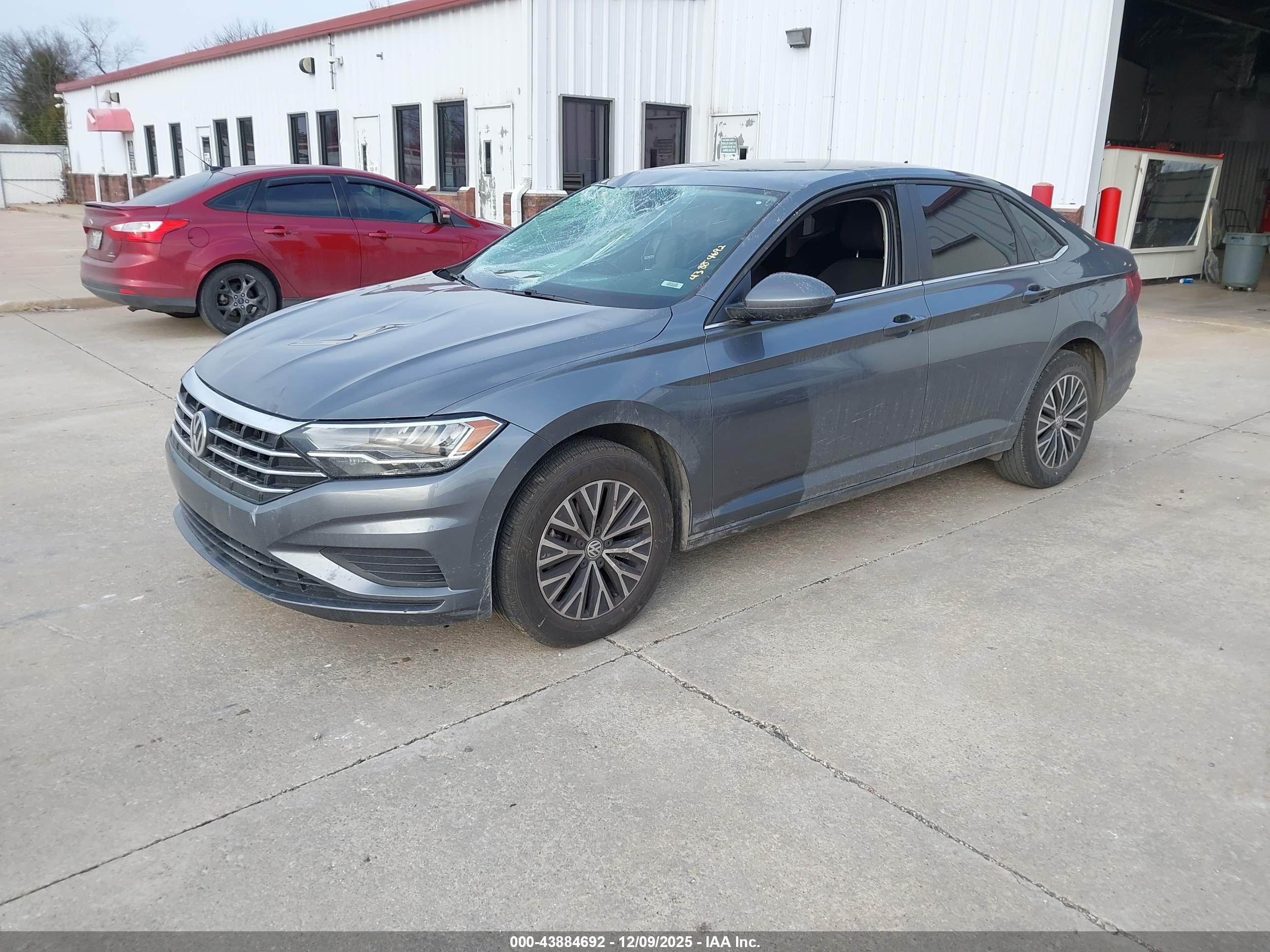 VOLKSWAGEN JETTA image 2