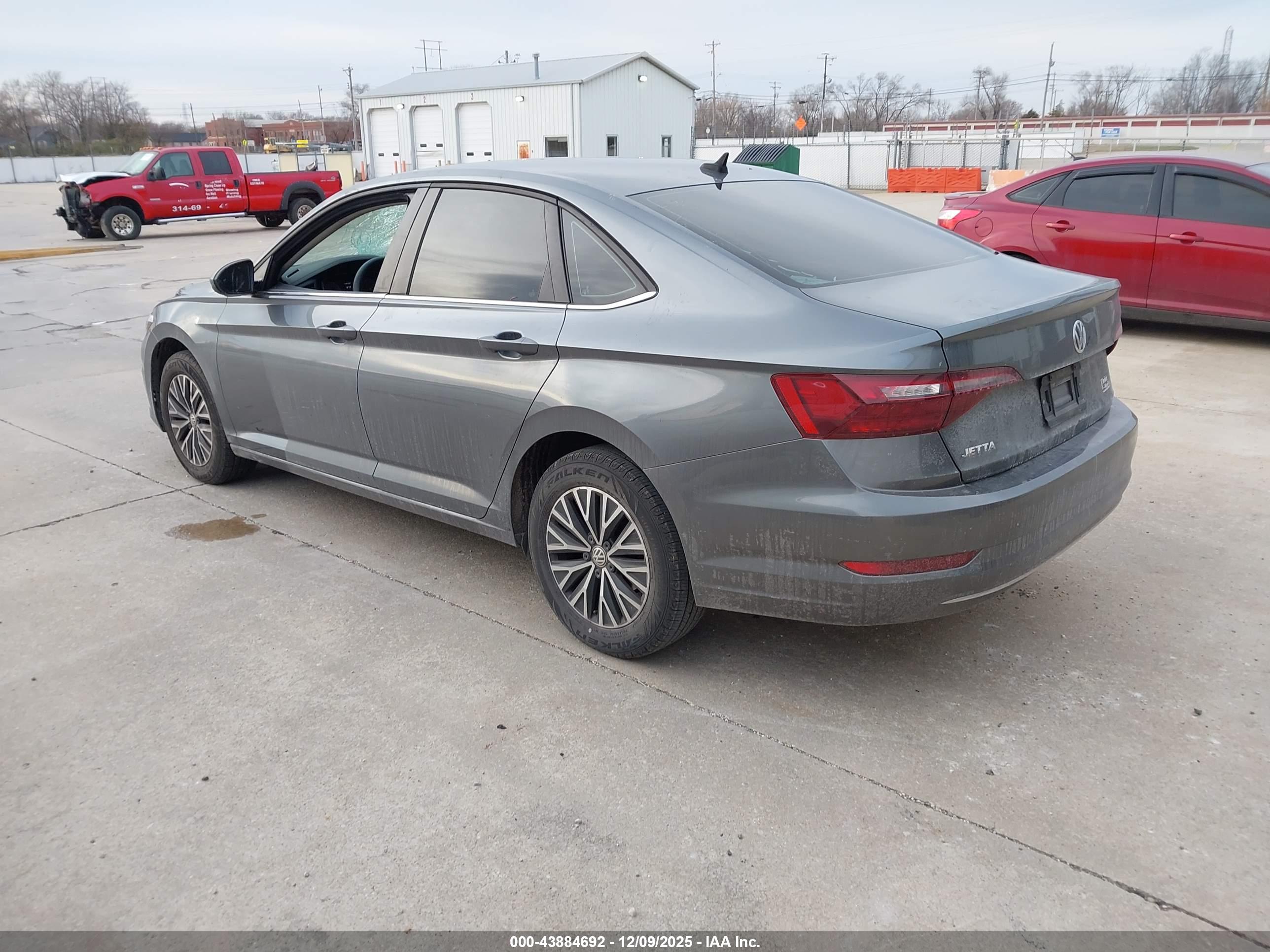 VOLKSWAGEN JETTA image 3