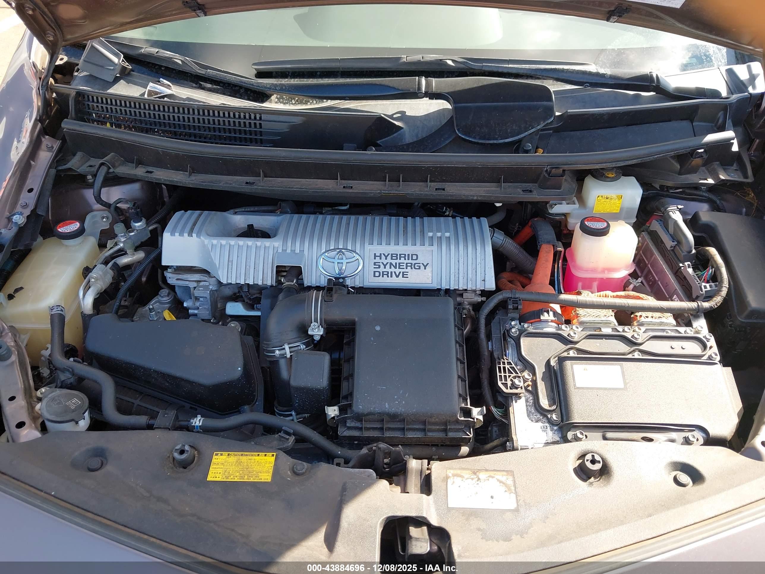TOYOTA PRIUS image 10