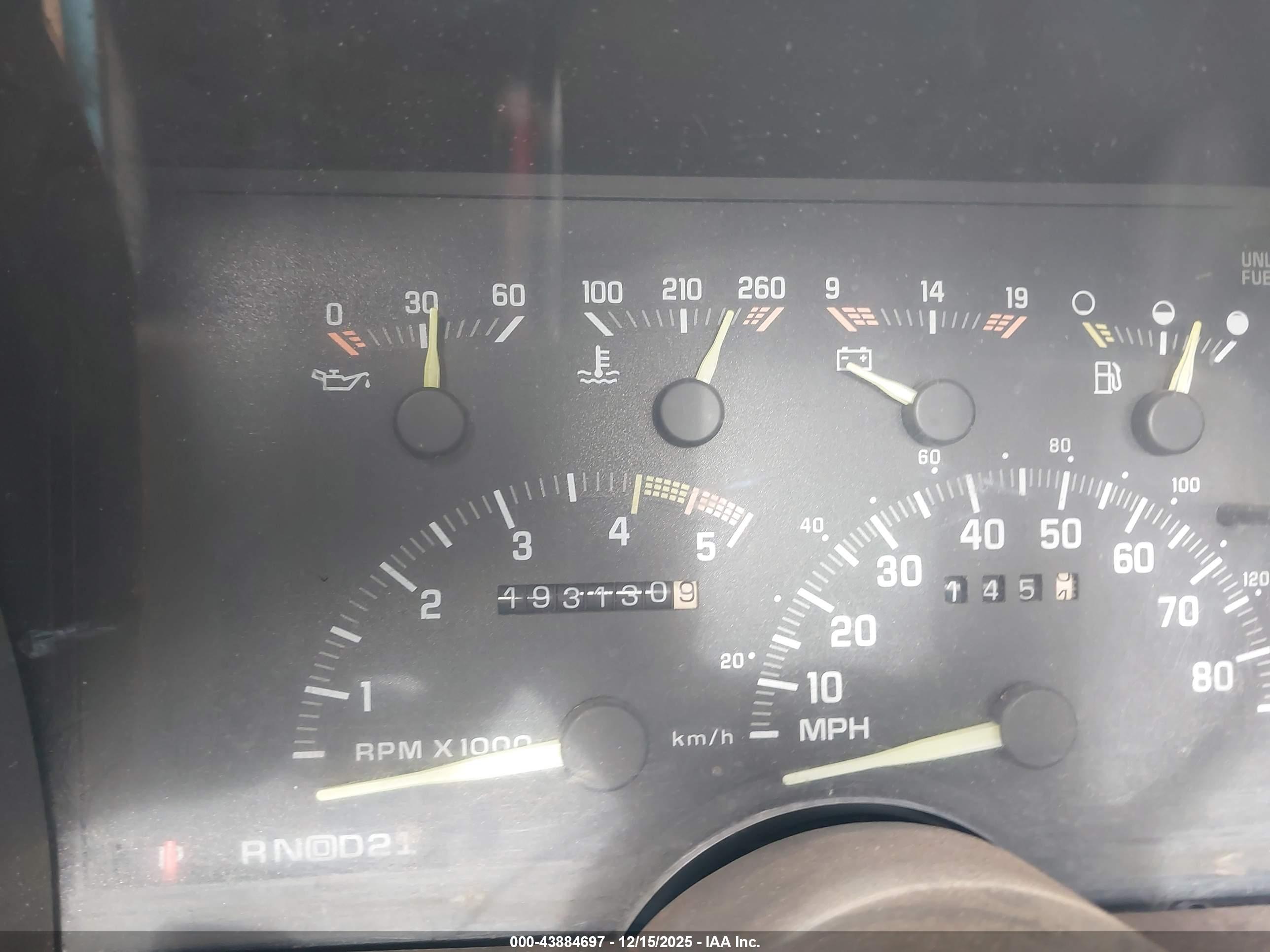CHEVROLET GMT-400 image 7