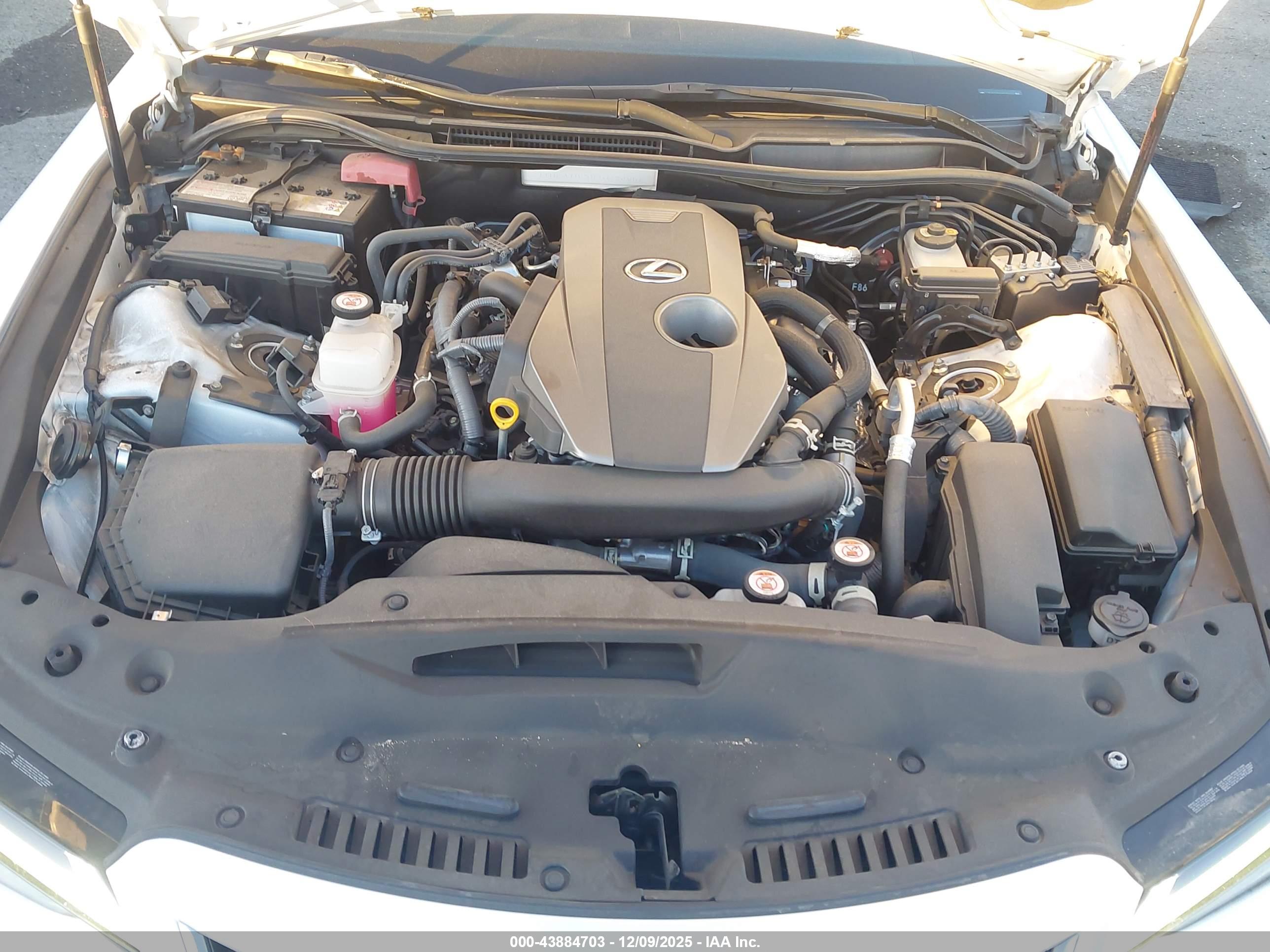 LEXUS IS image 10