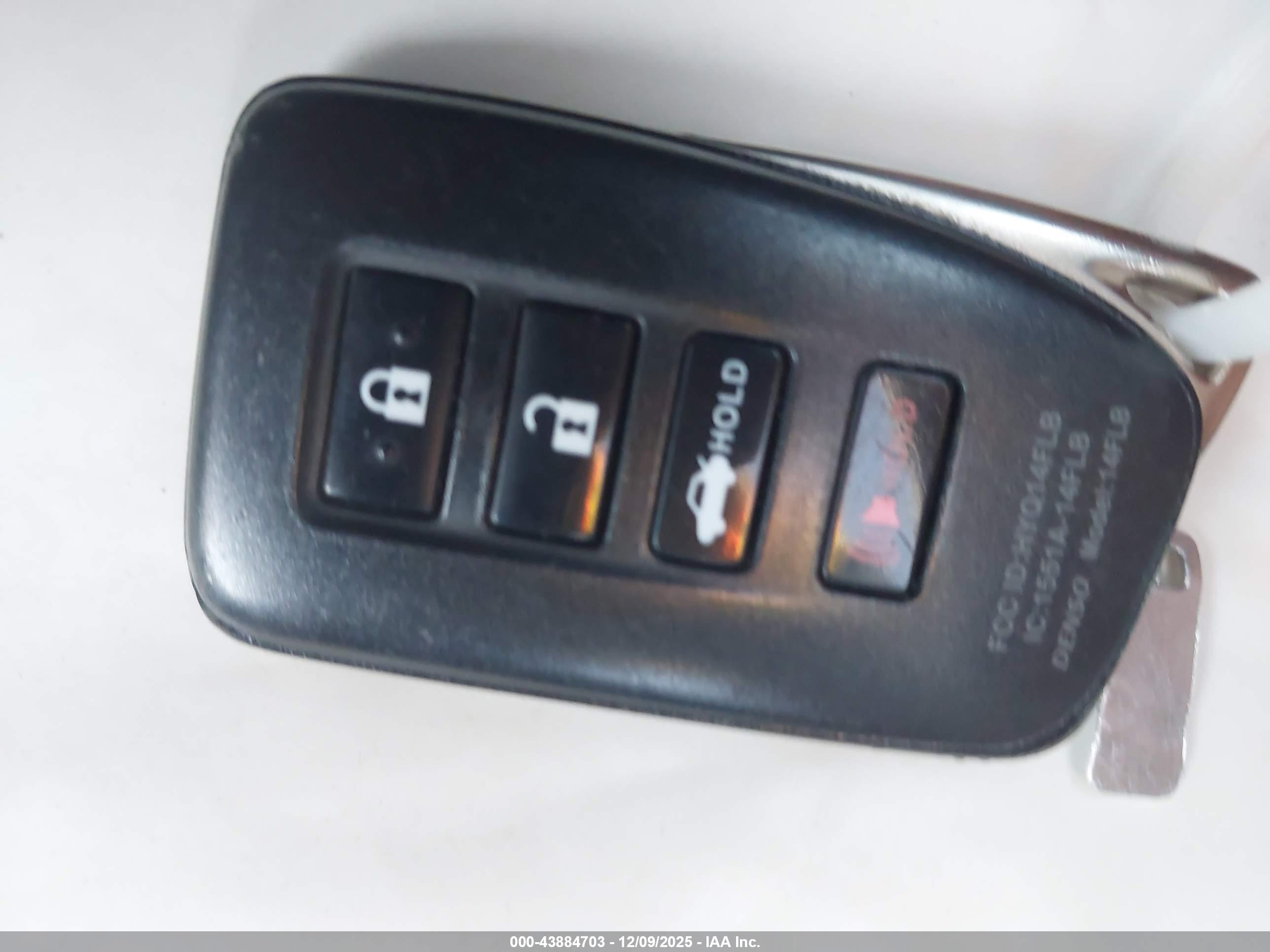 LEXUS IS image 11