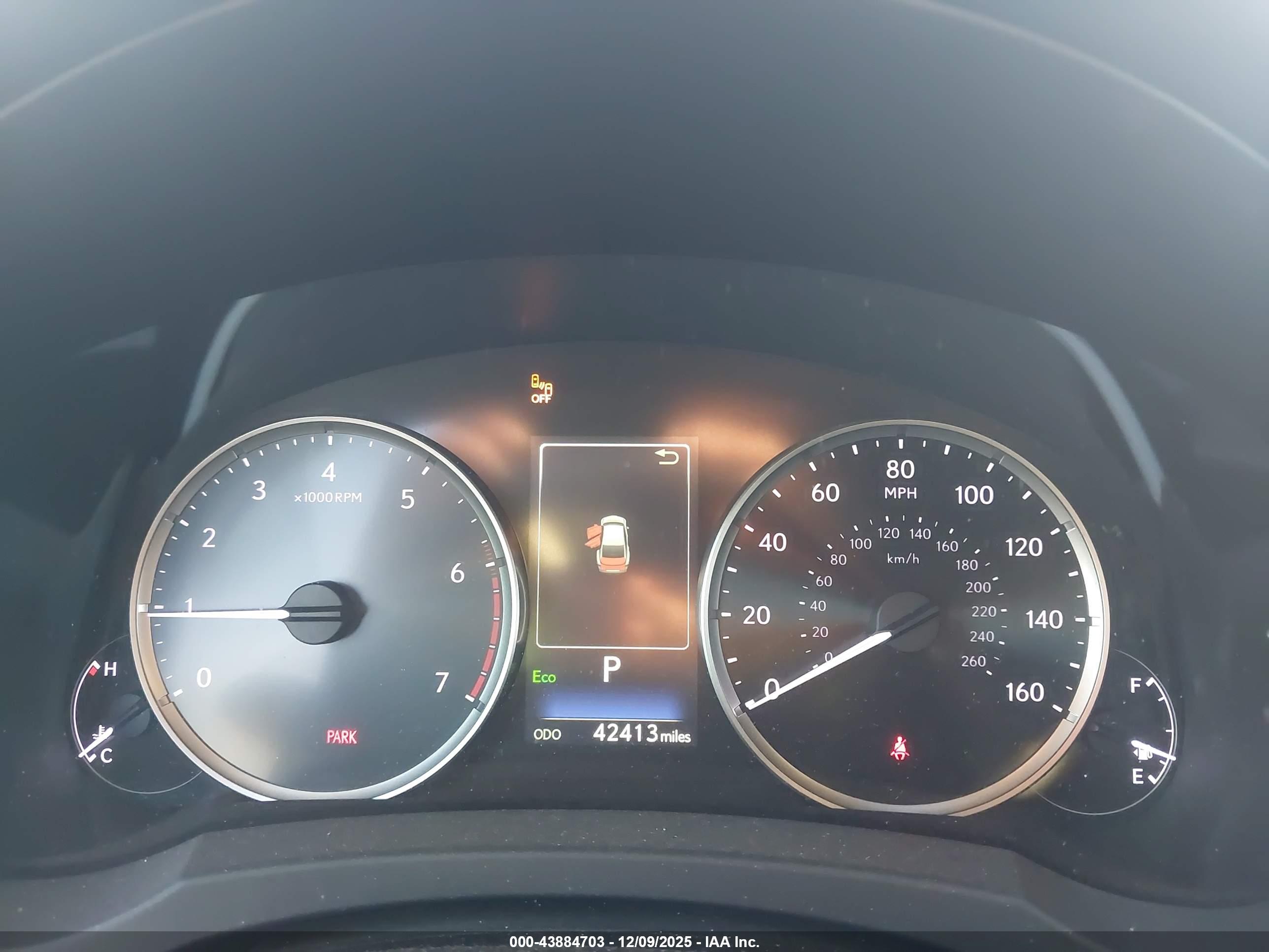 LEXUS IS image 7