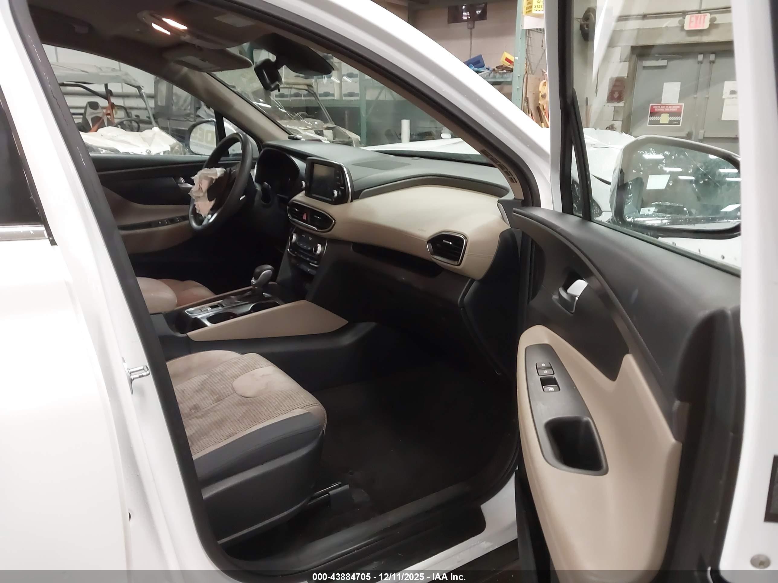 HYUNDAI SANTA image 5
