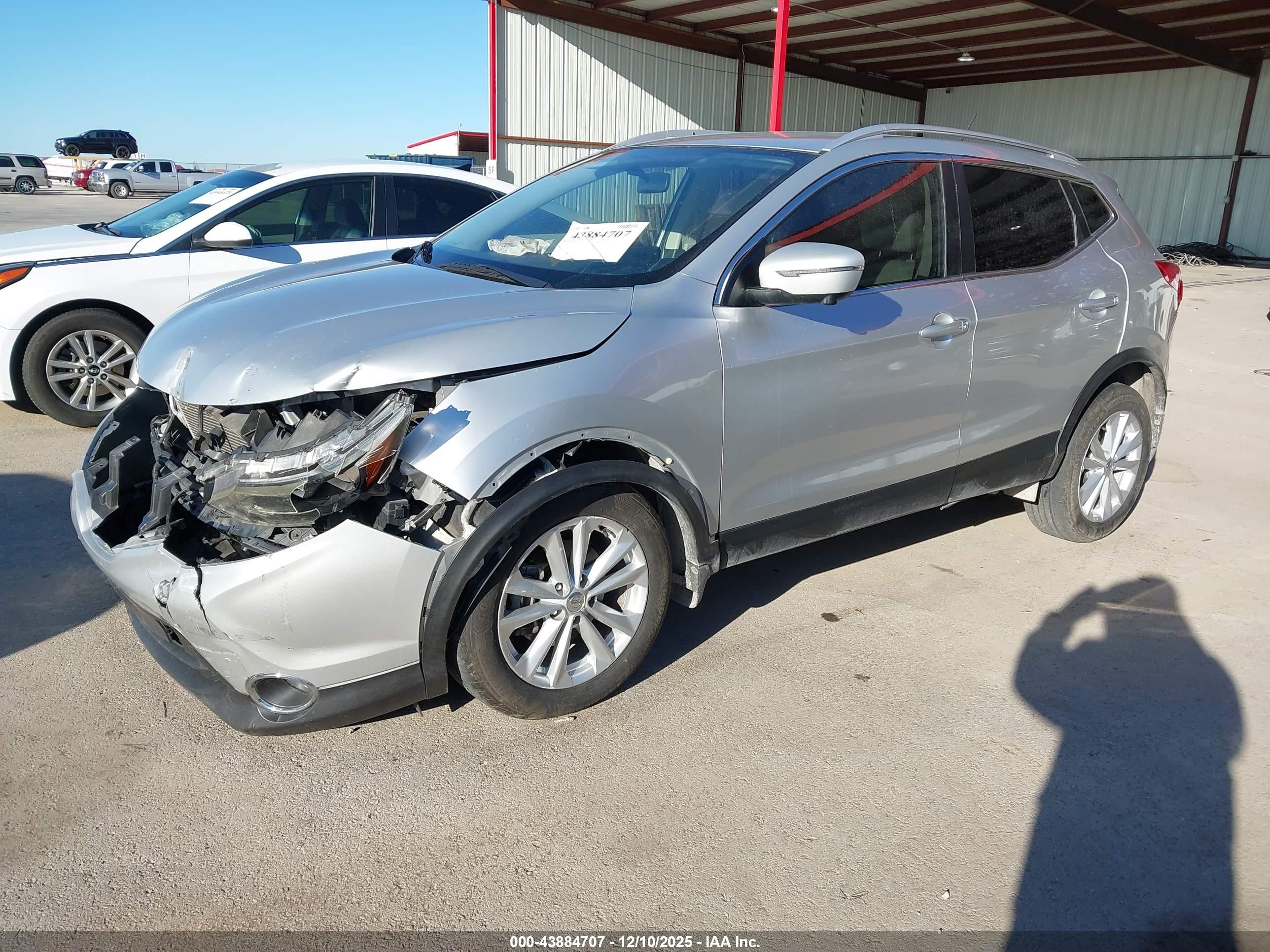 NISSAN ROGUE image 2