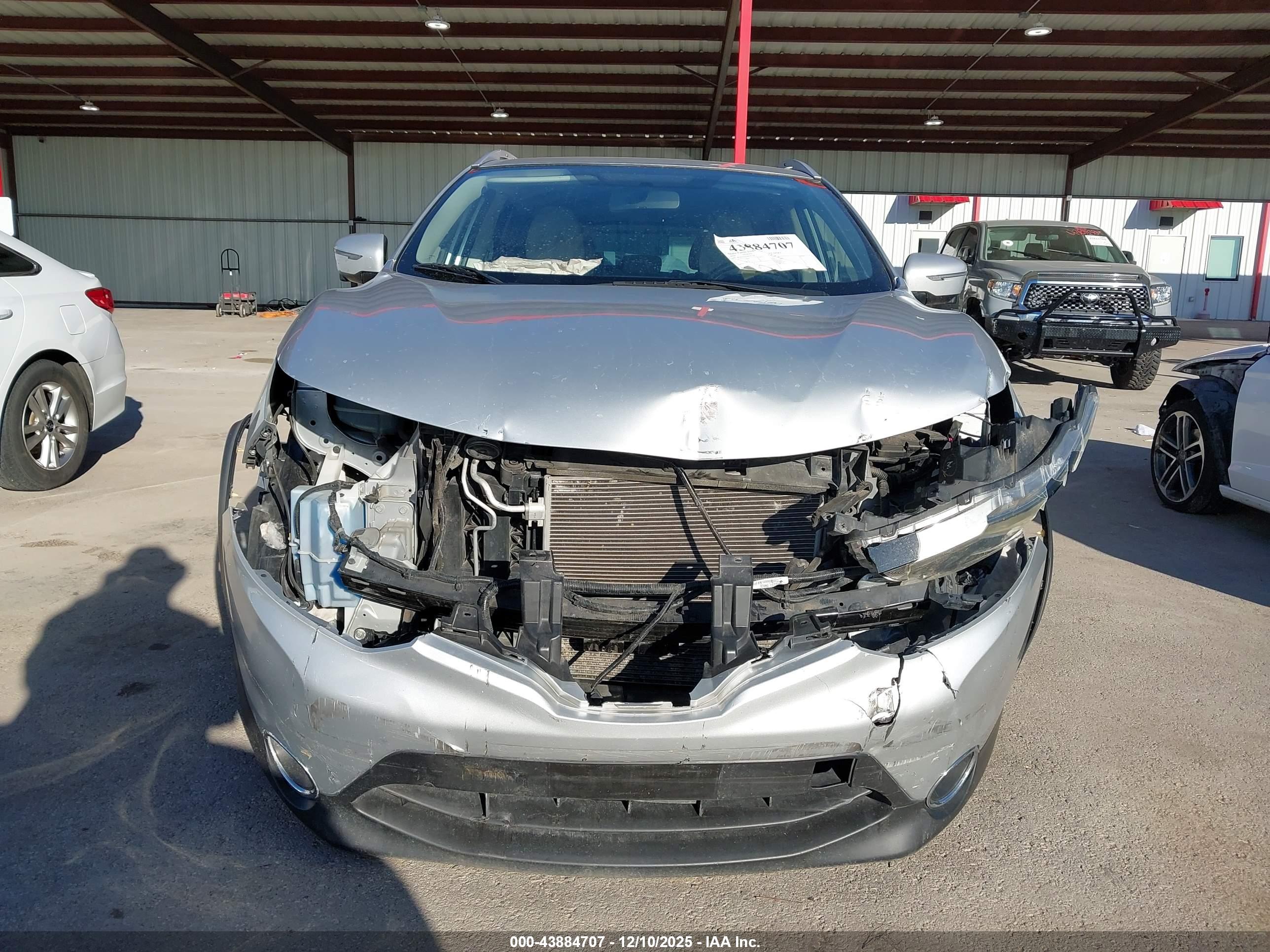 NISSAN ROGUE image 6