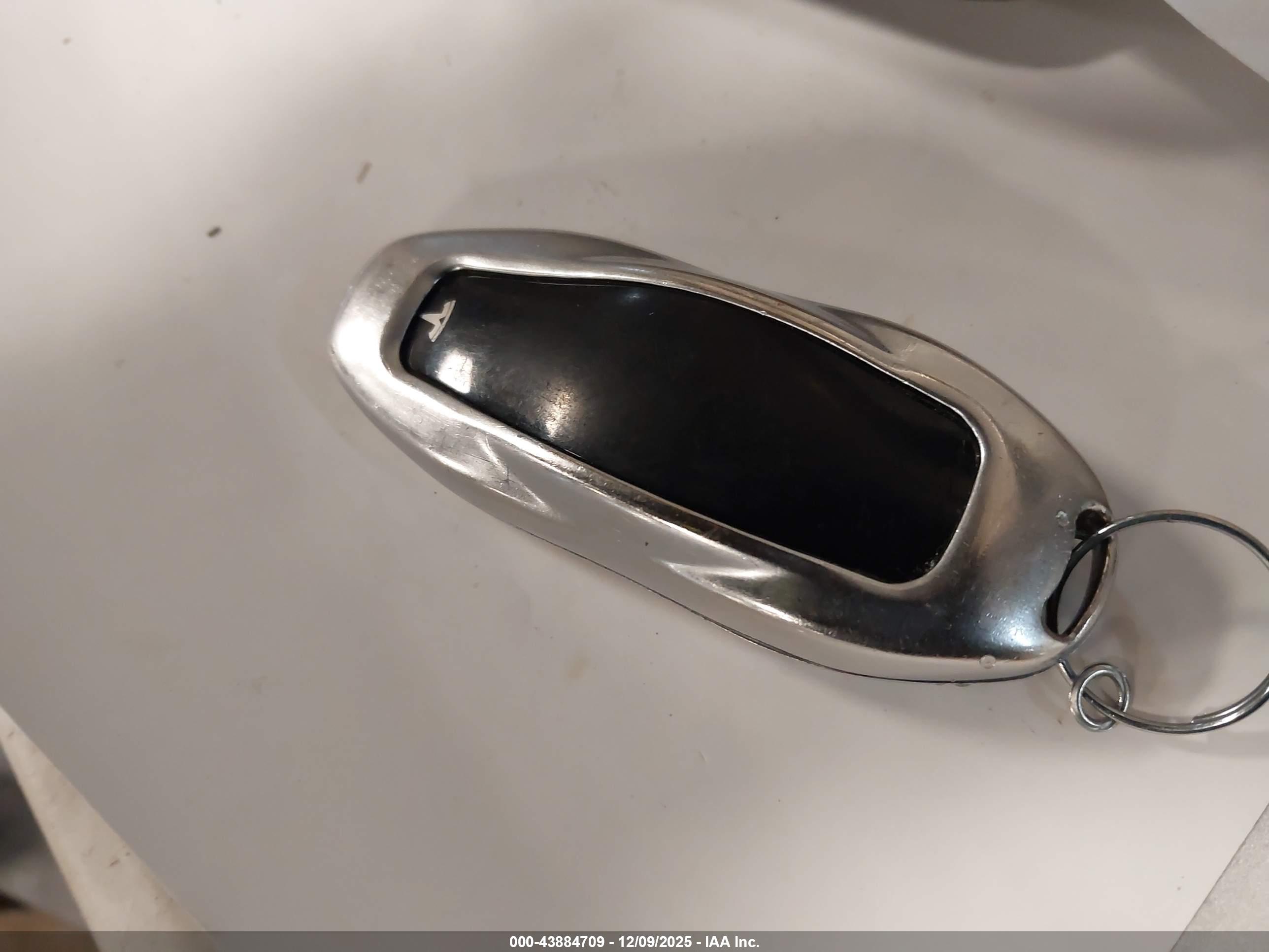 TESLA MODEL image 11
