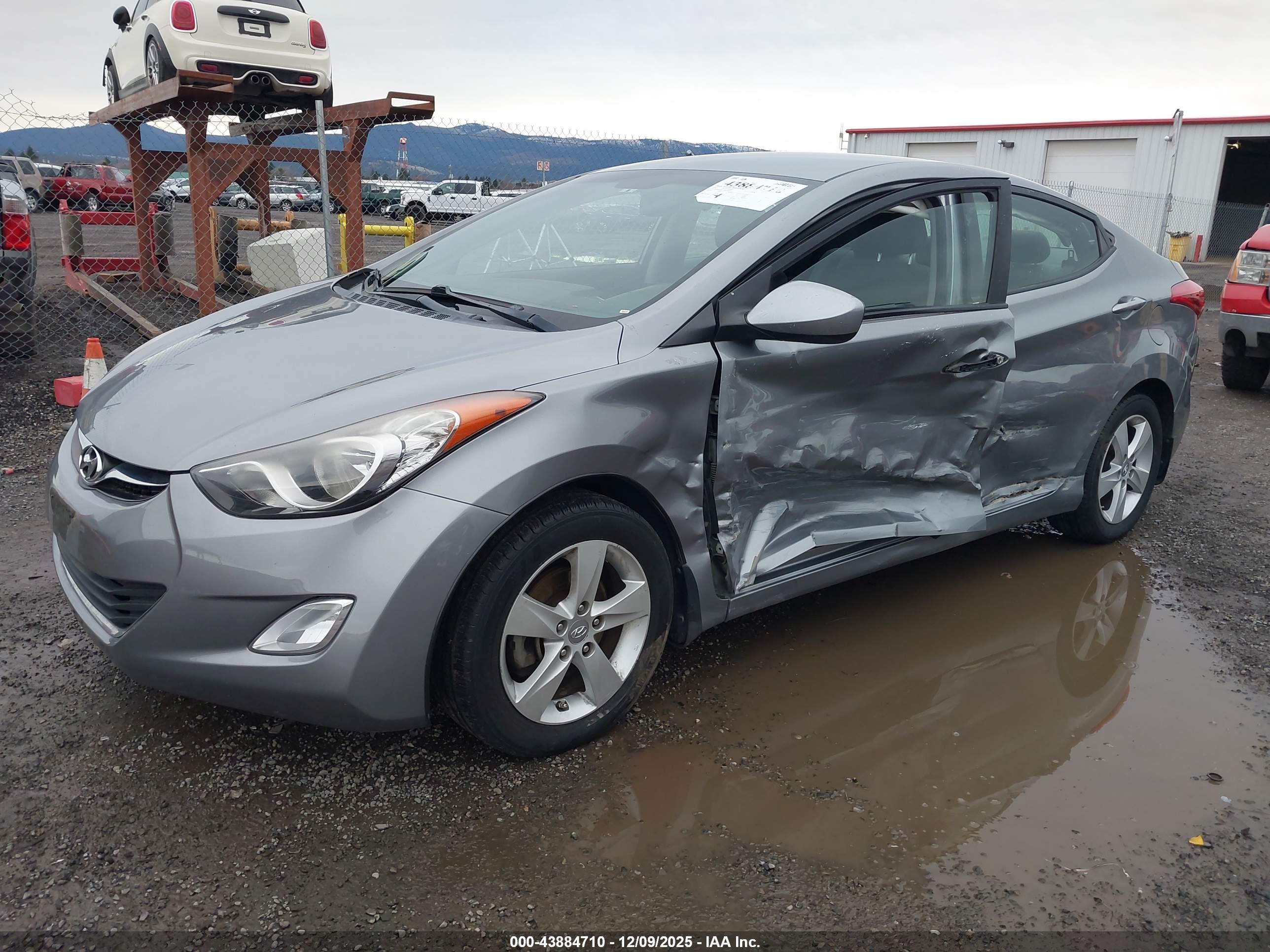 HYUNDAI ELANTRA image 2