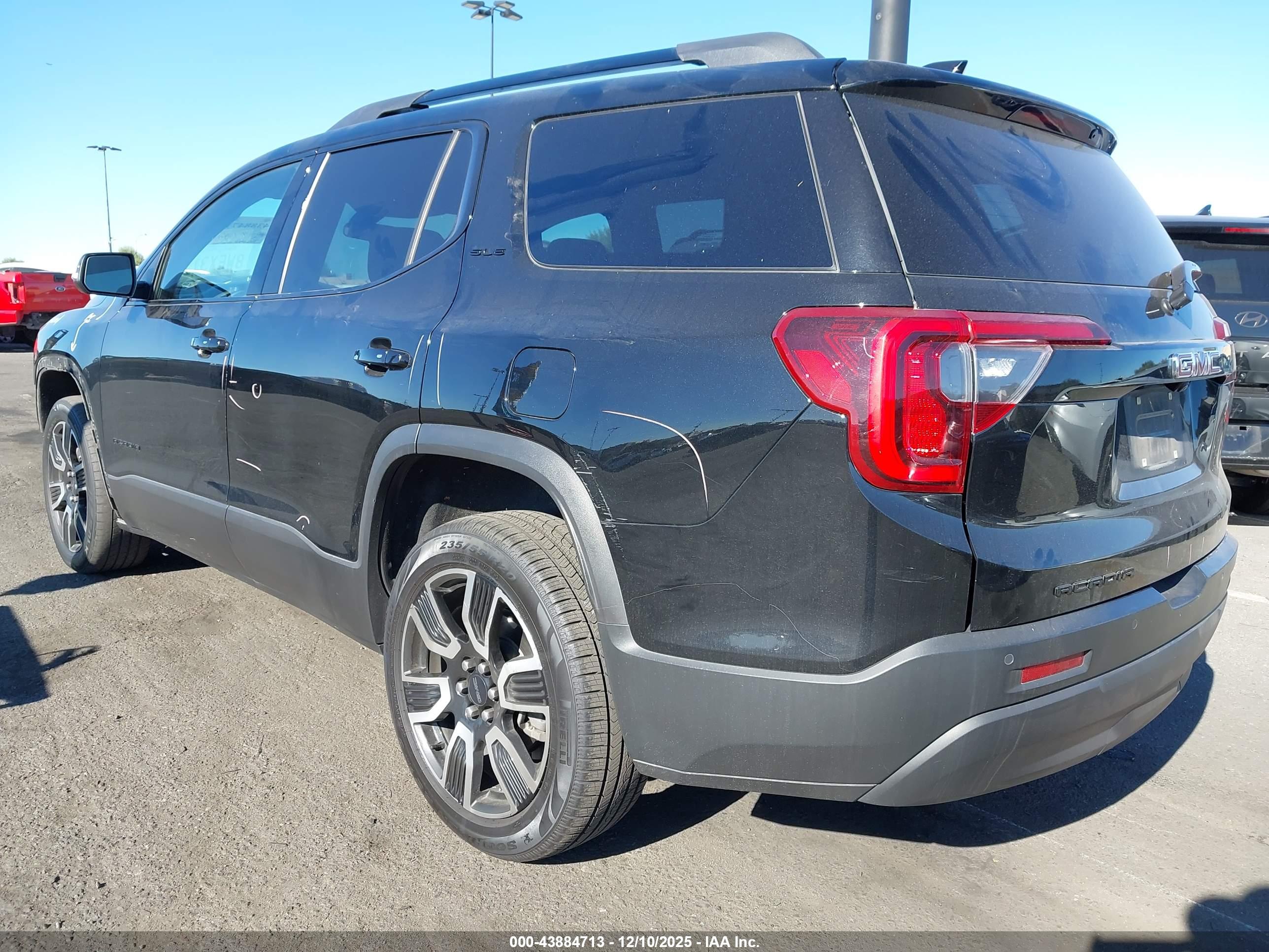 GMC ACADIA image 3