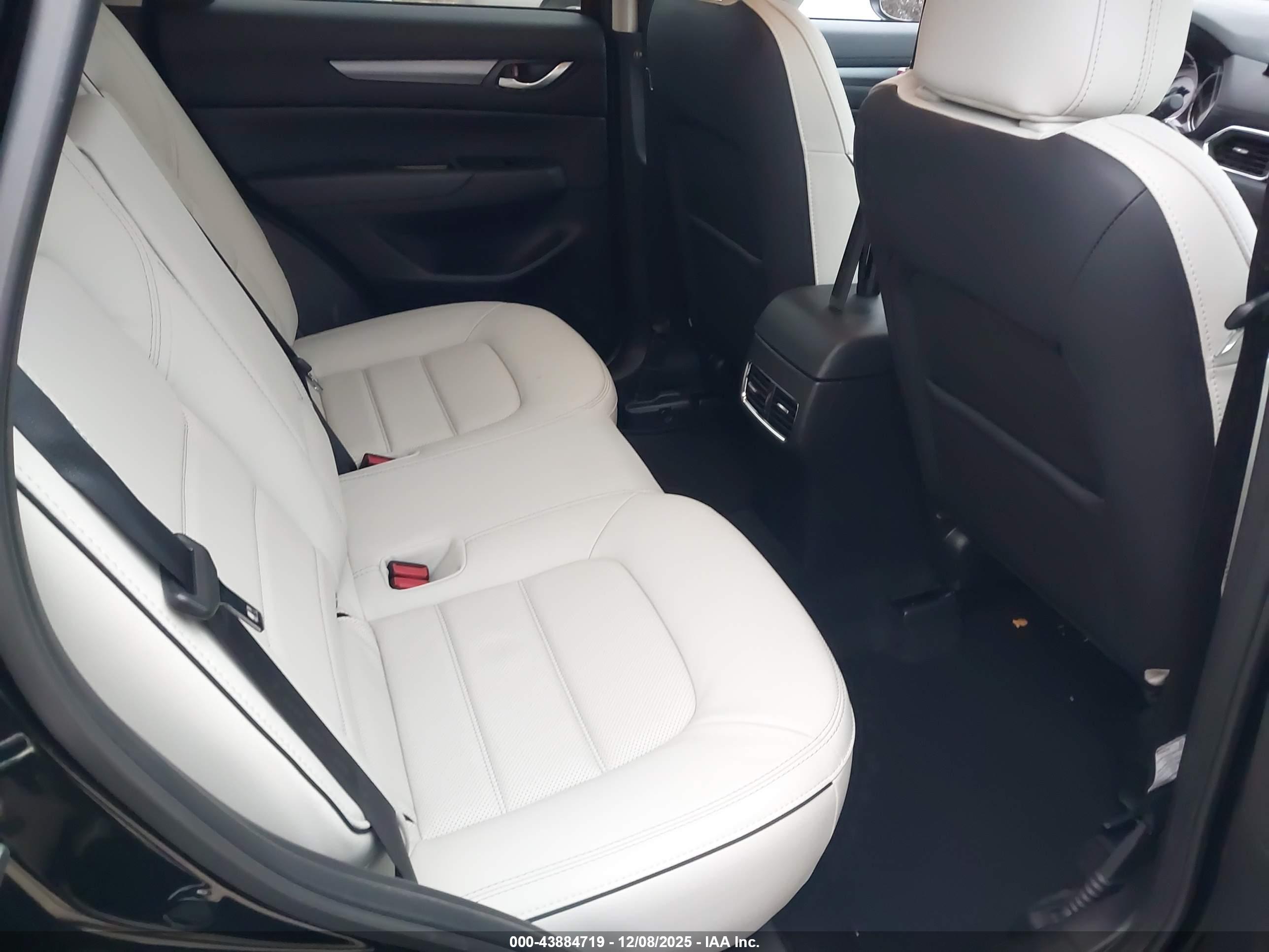 MAZDA CX-5 image 8