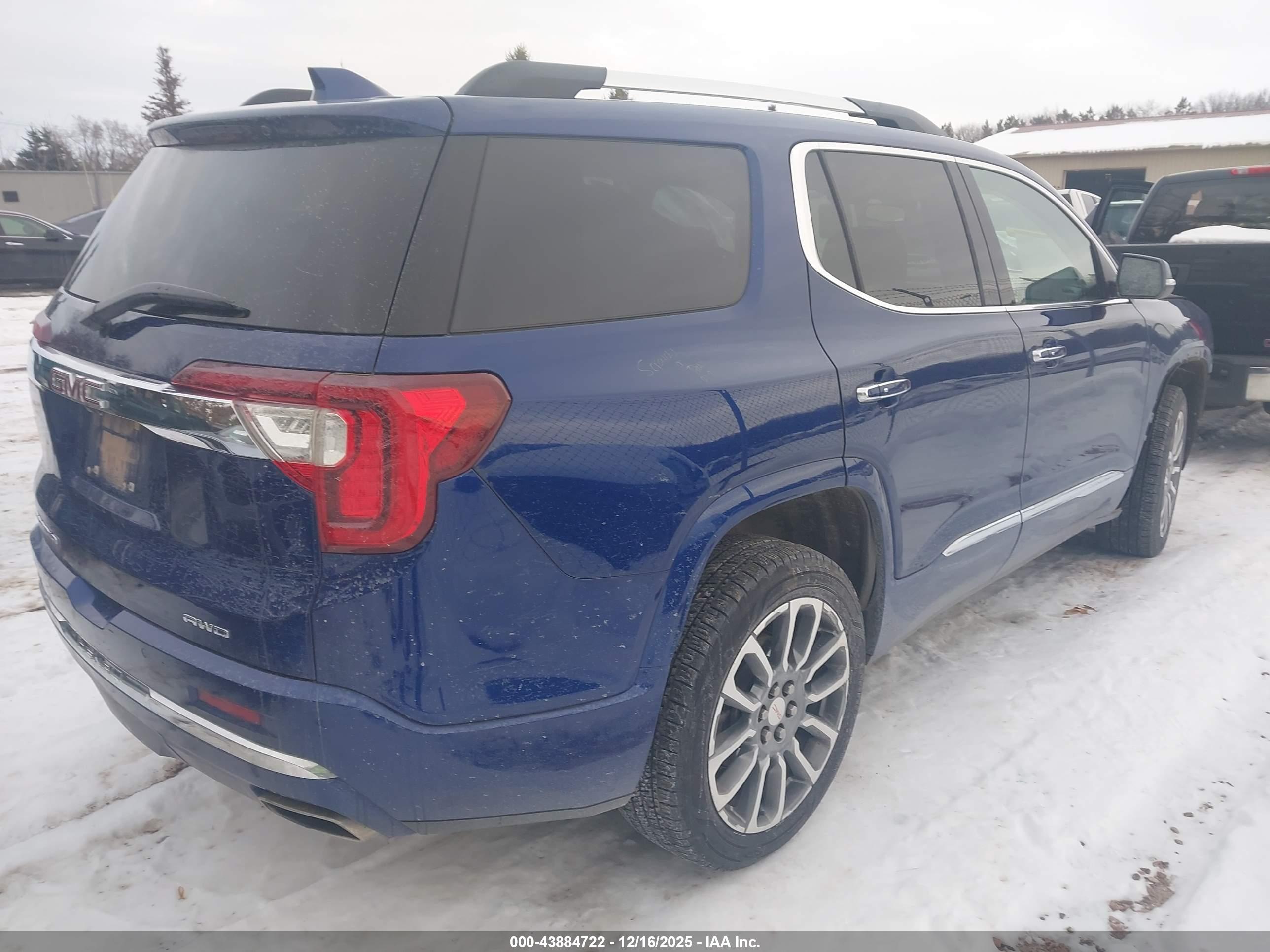 GMC ACADIA image 4