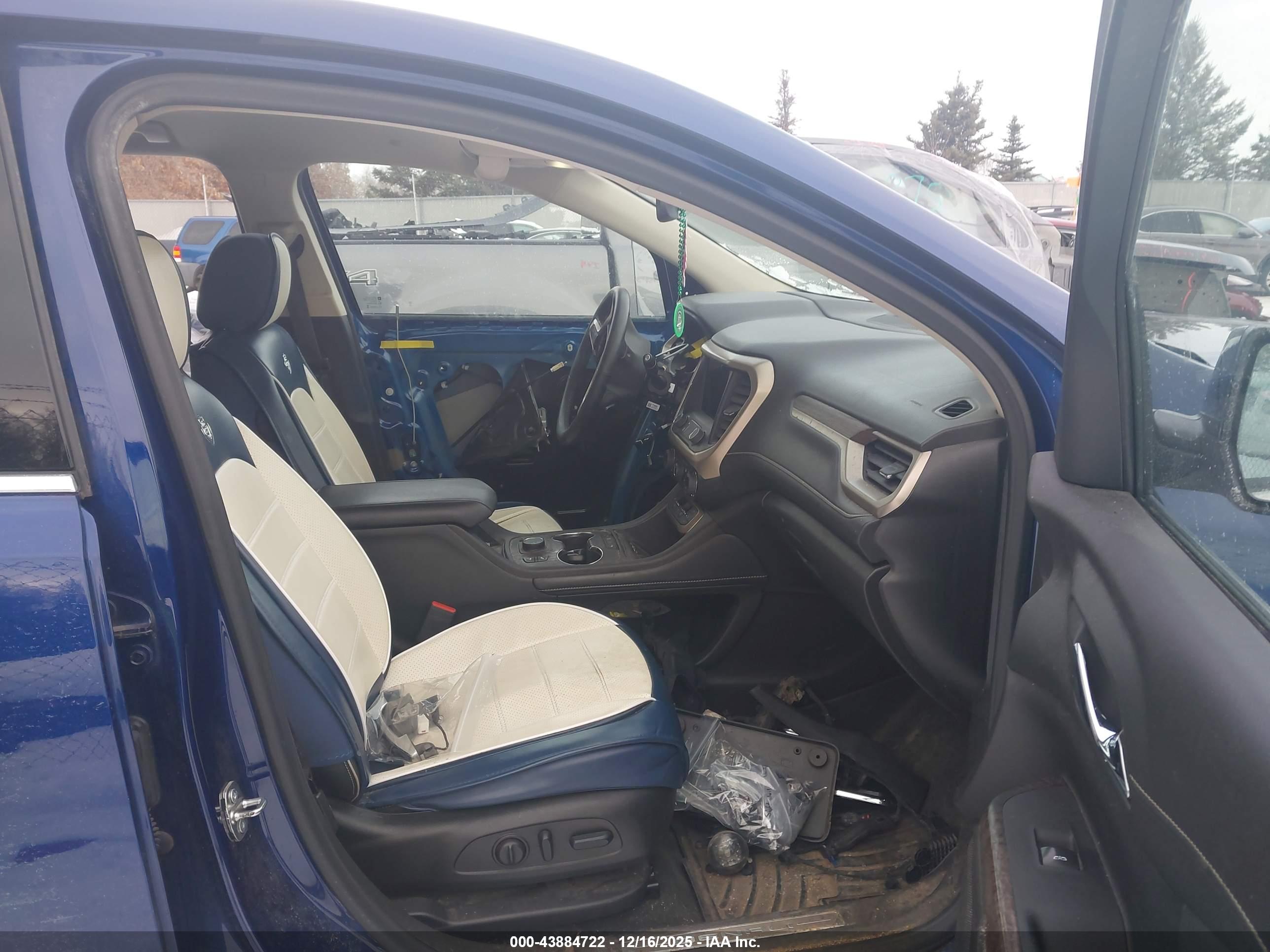 GMC ACADIA image 5
