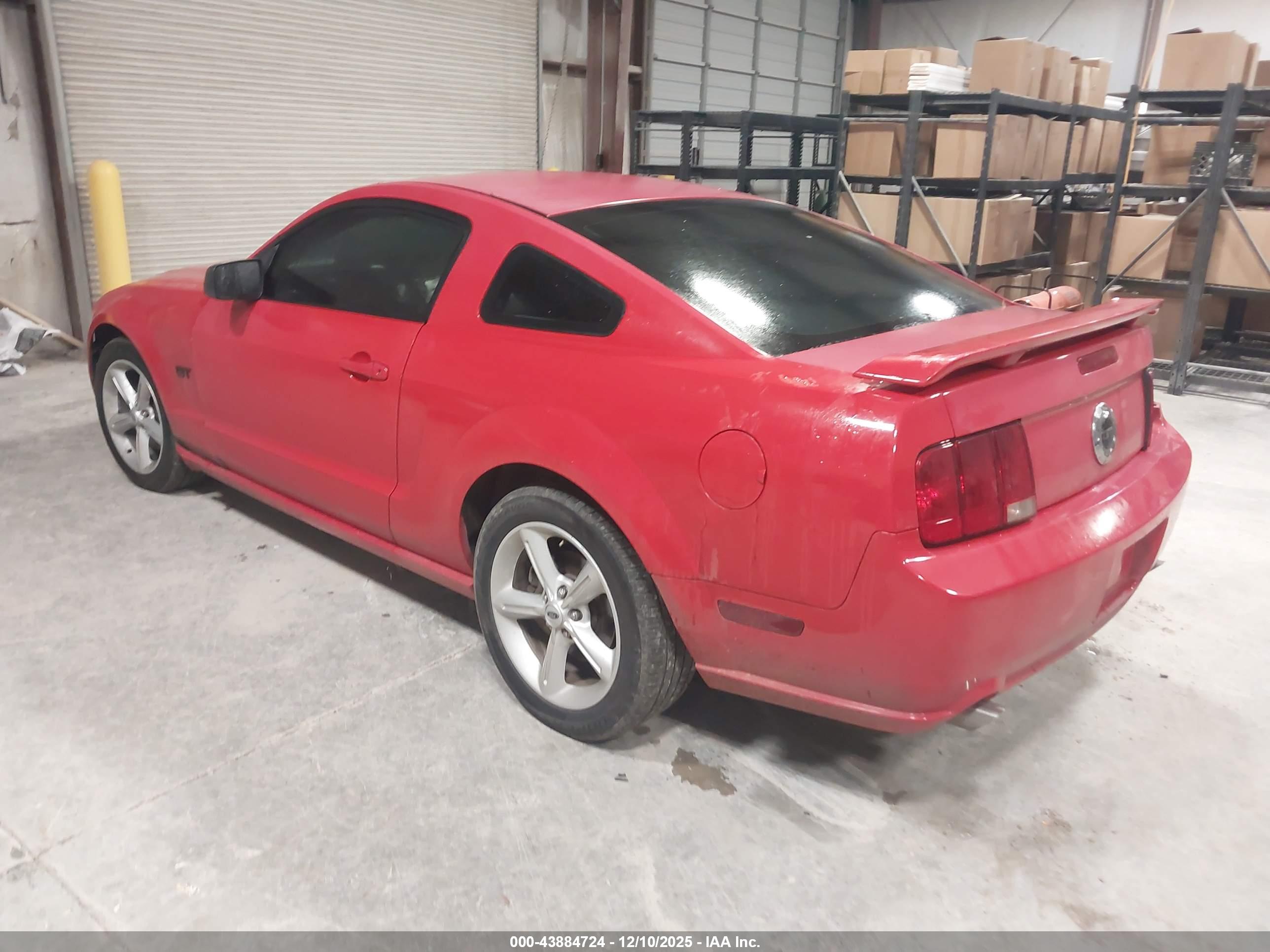 FORD MUSTANG image 3