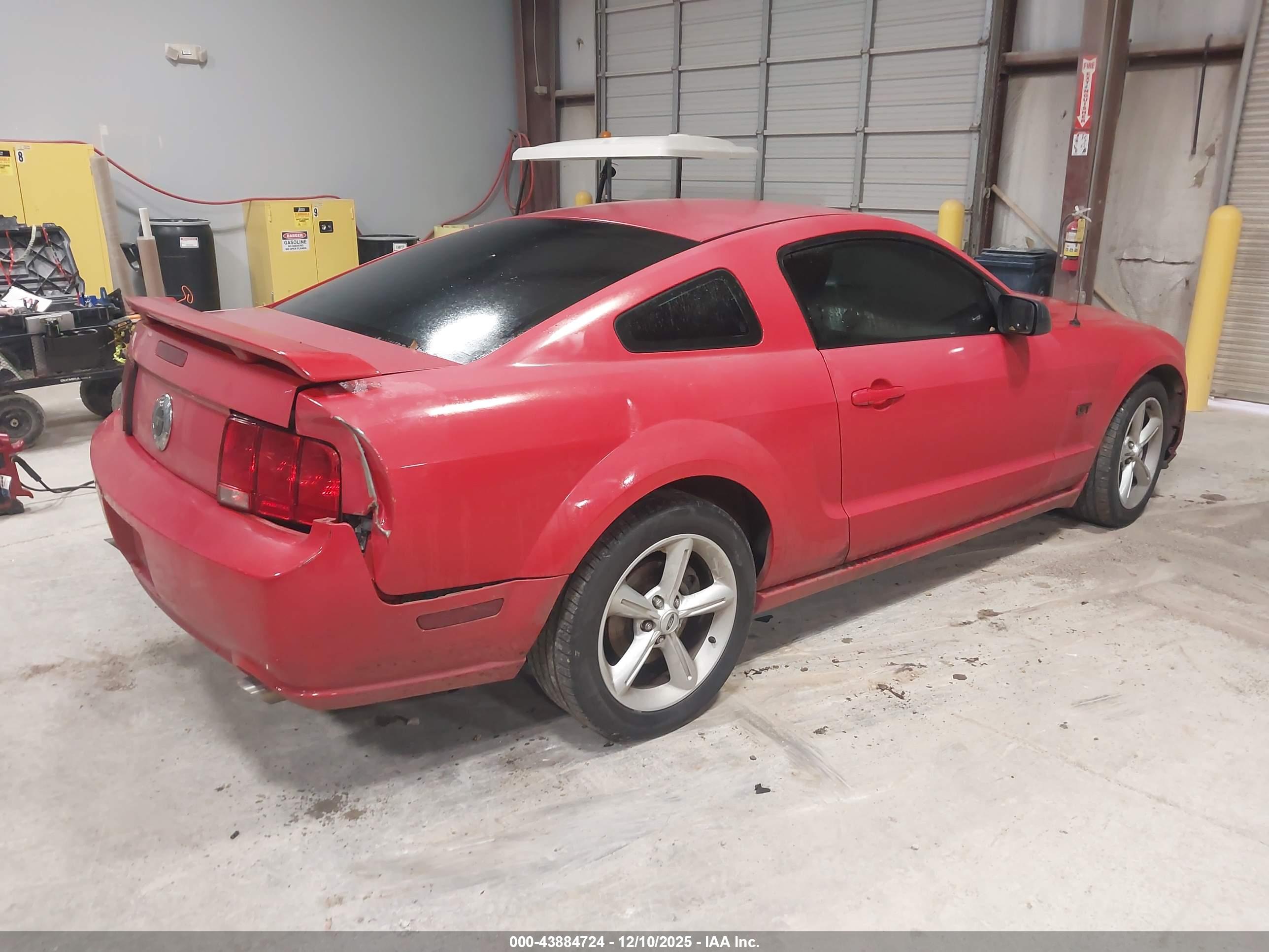 FORD MUSTANG image 4