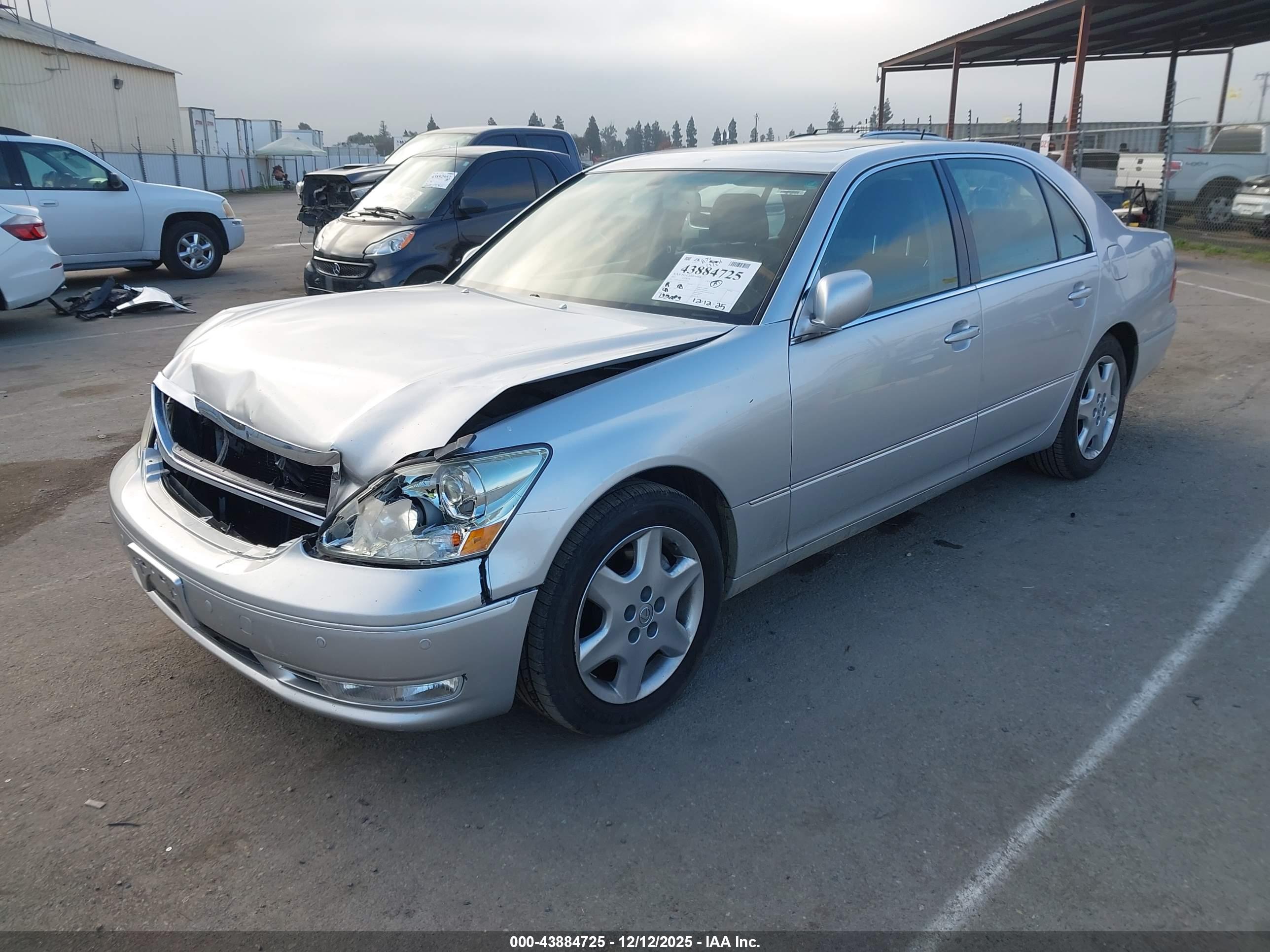 LEXUS LS image 2
