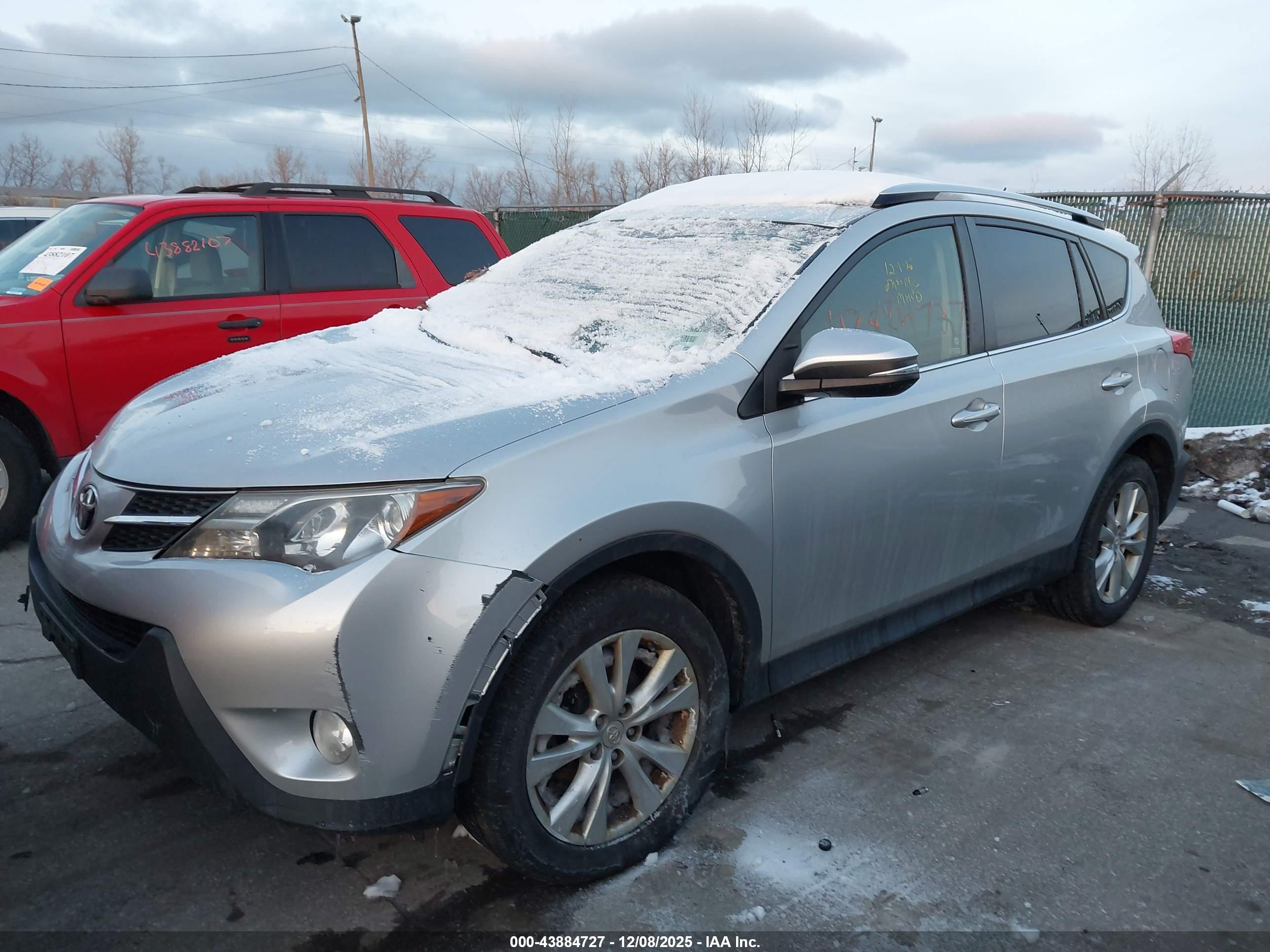 TOYOTA RAV4 image 2