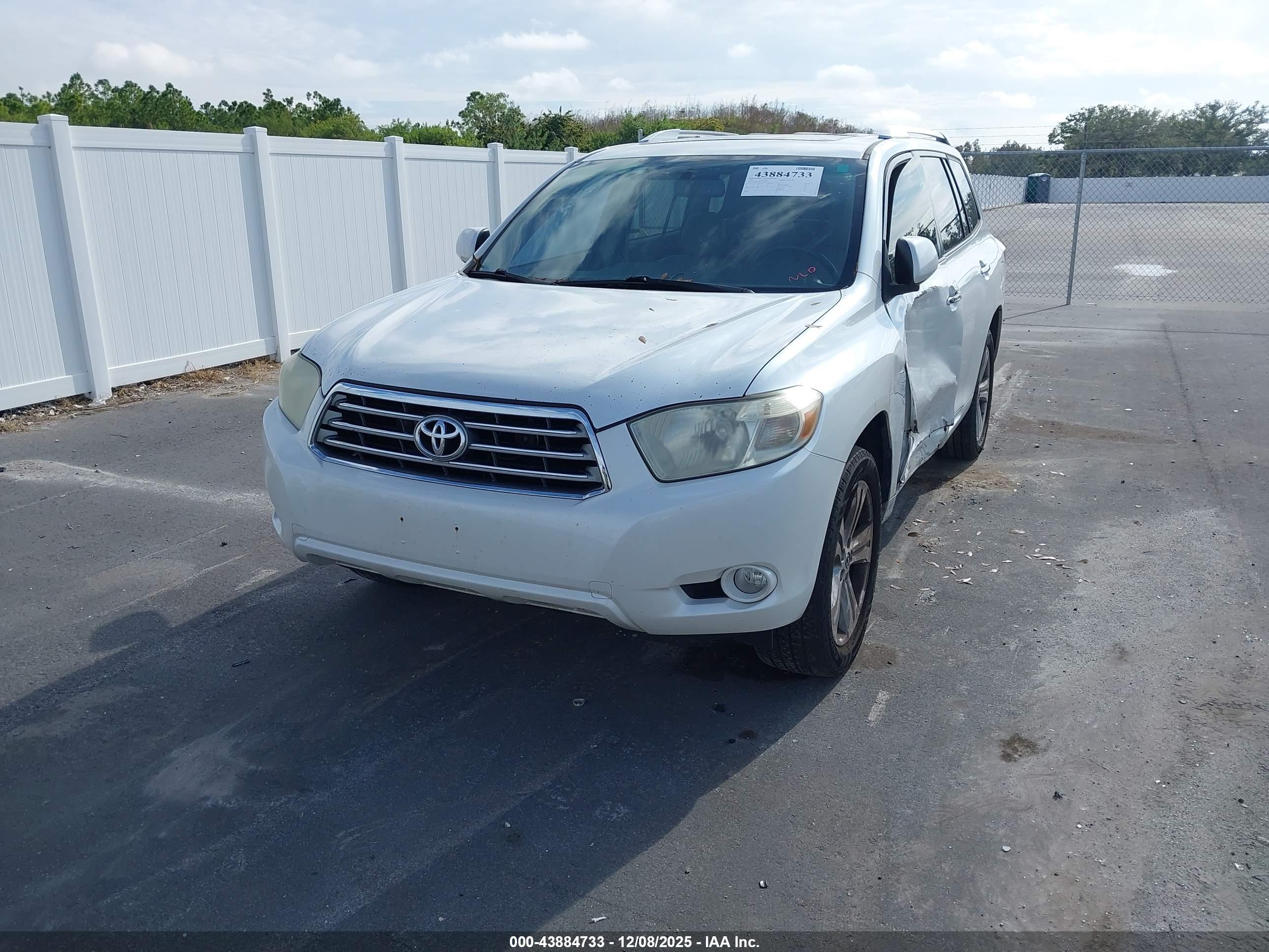 TOYOTA HIGHLANDER image 2