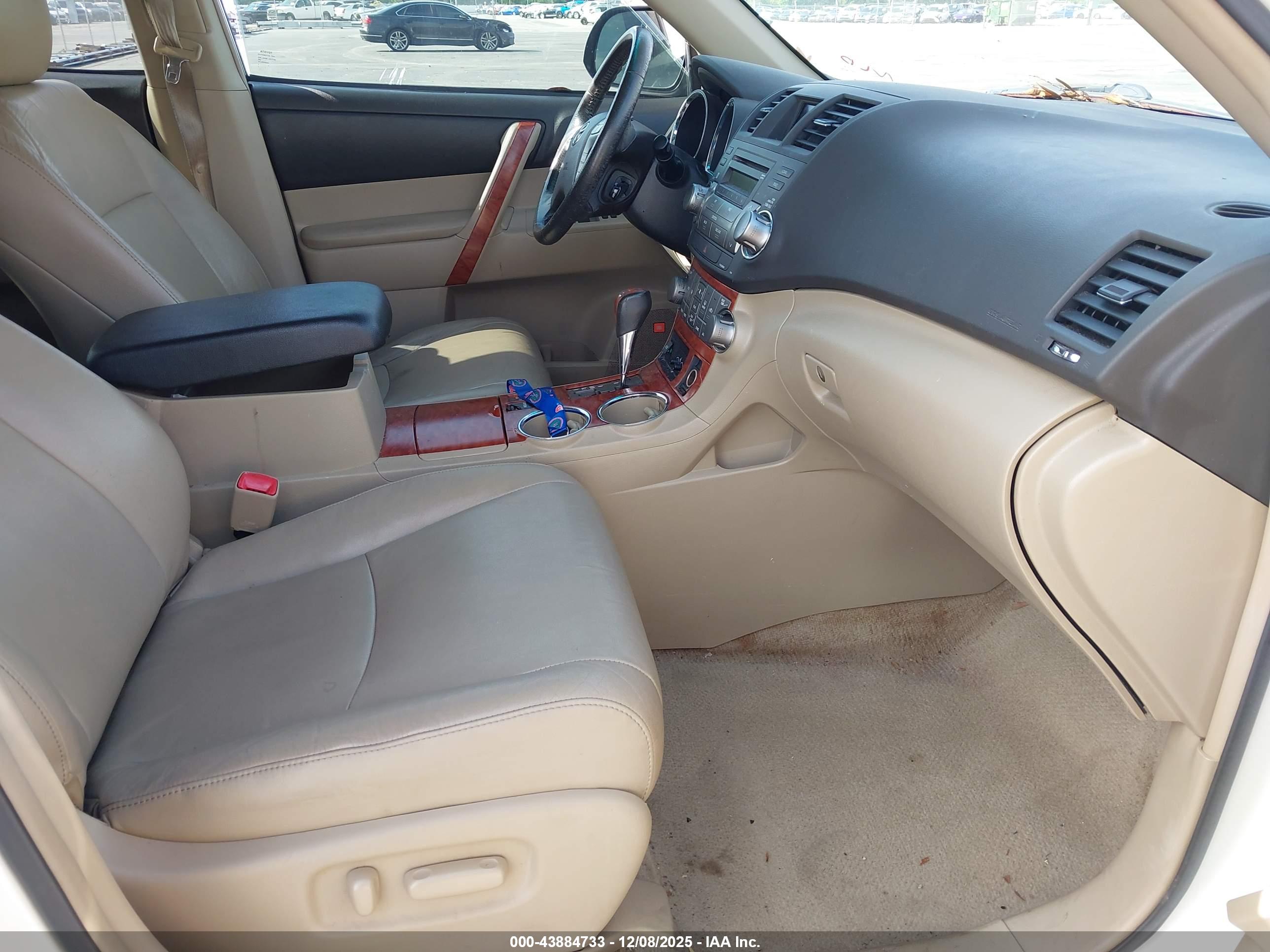 TOYOTA HIGHLANDER image 5