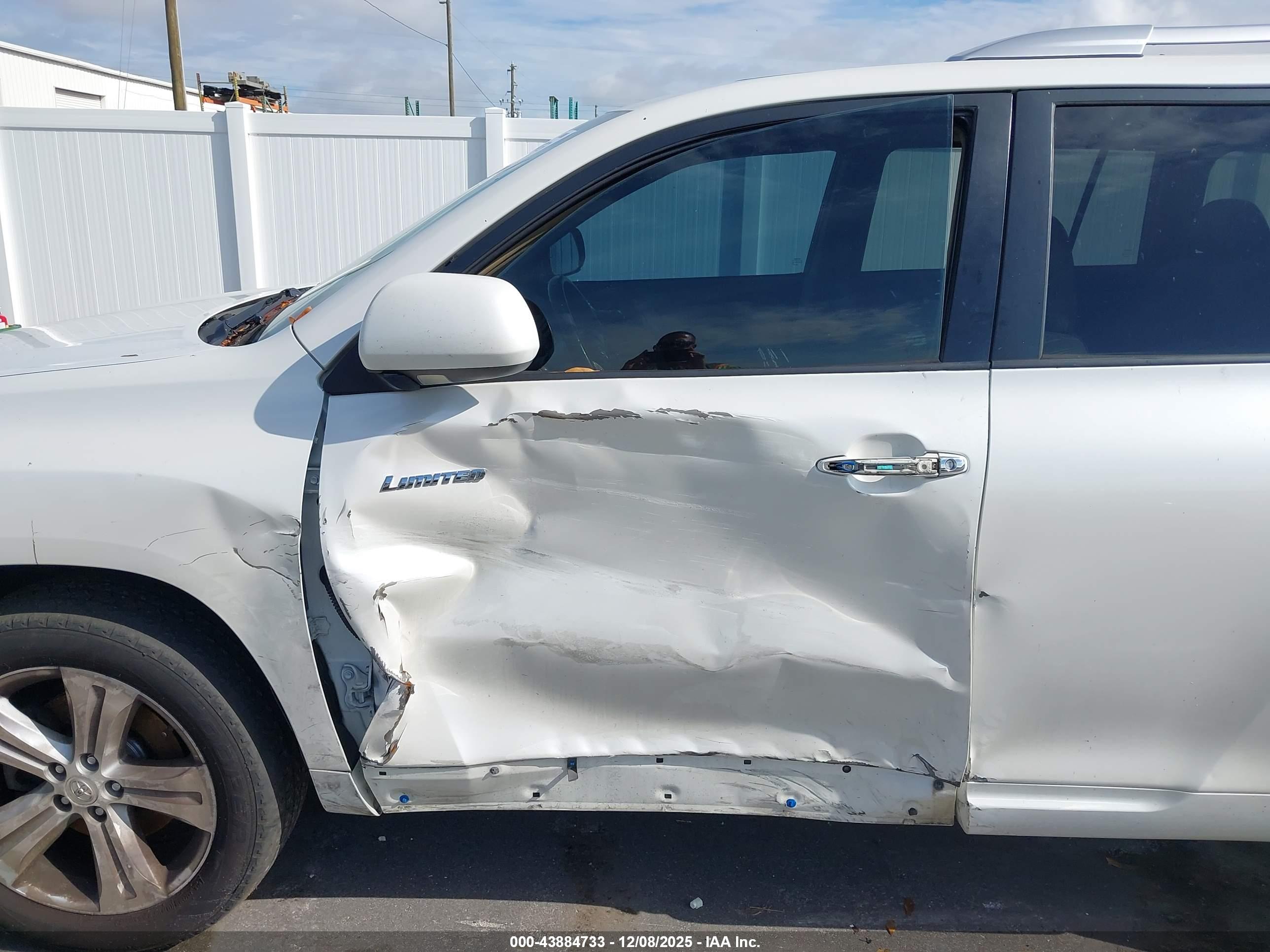 TOYOTA HIGHLANDER image 6