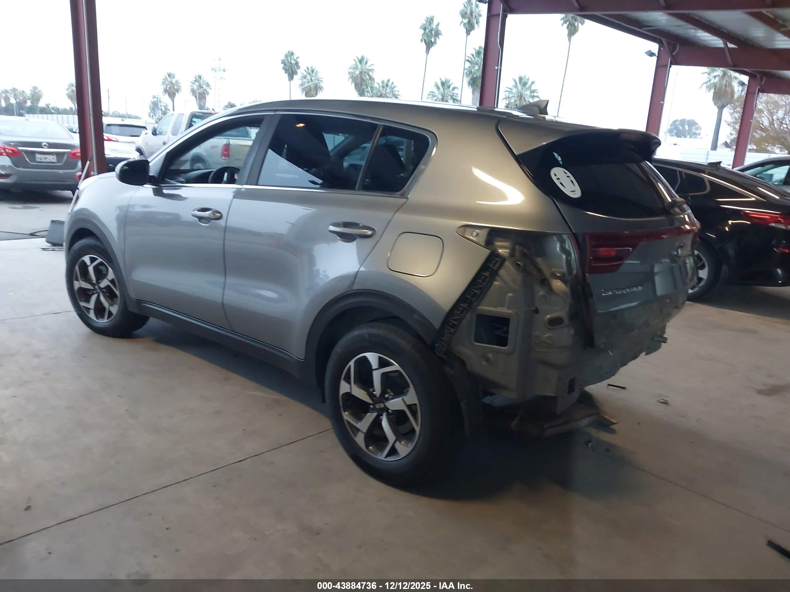 KIA SPORTAGE image 3