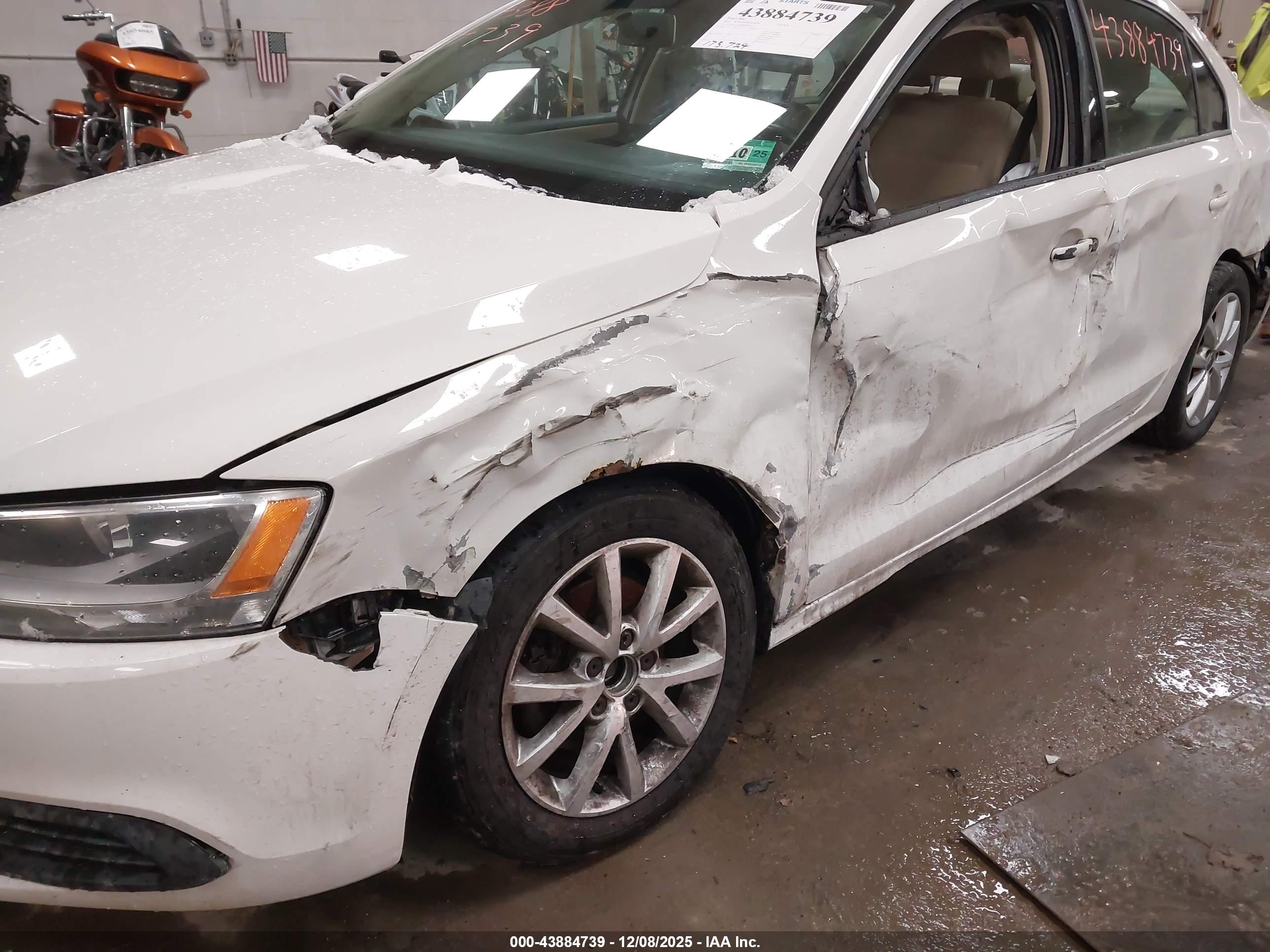 VOLKSWAGEN JETTA image 6
