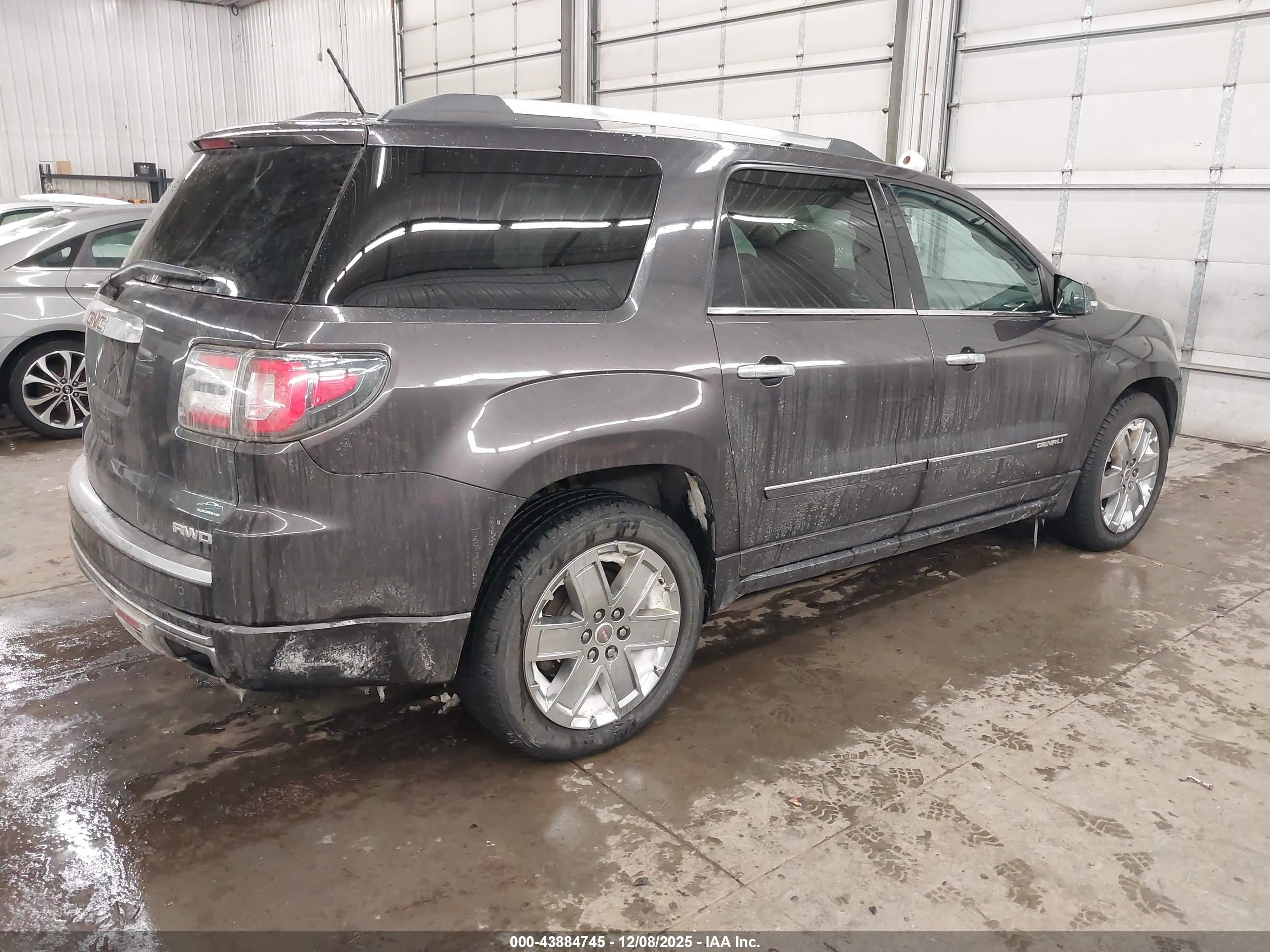 GMC ACADIA image 4