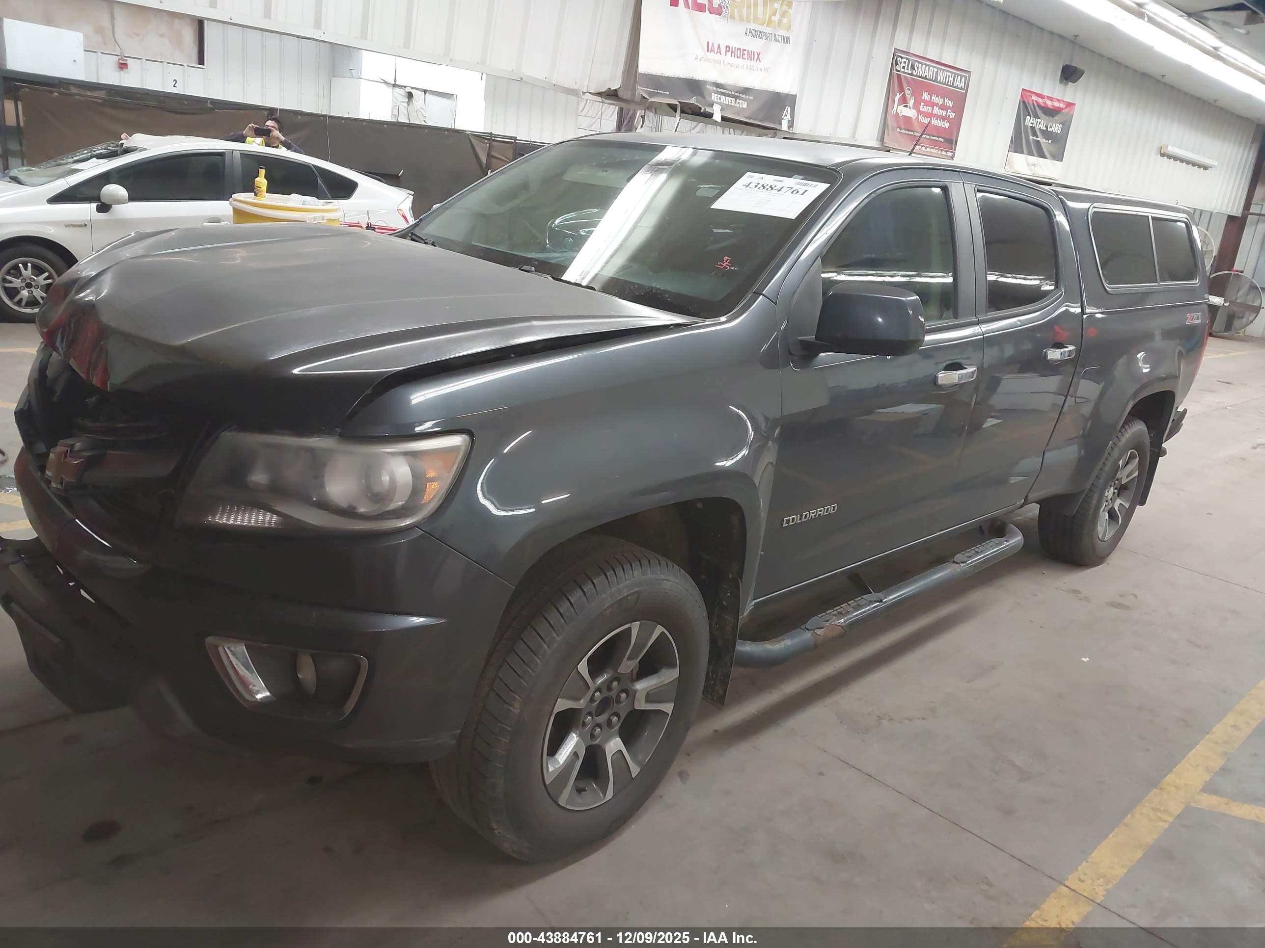 CHEVROLET COLORADO image 2