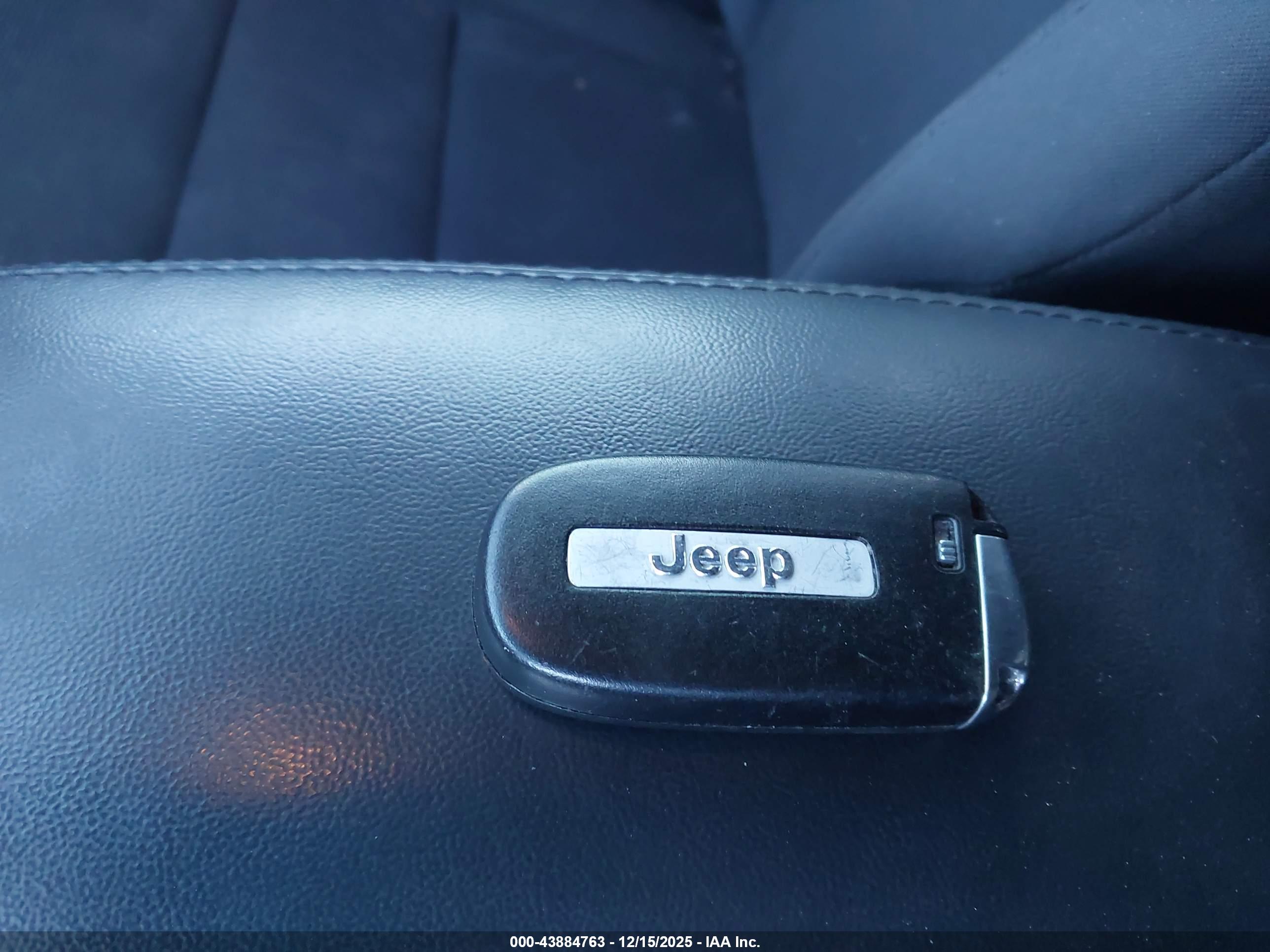 JEEP GRAND image 11
