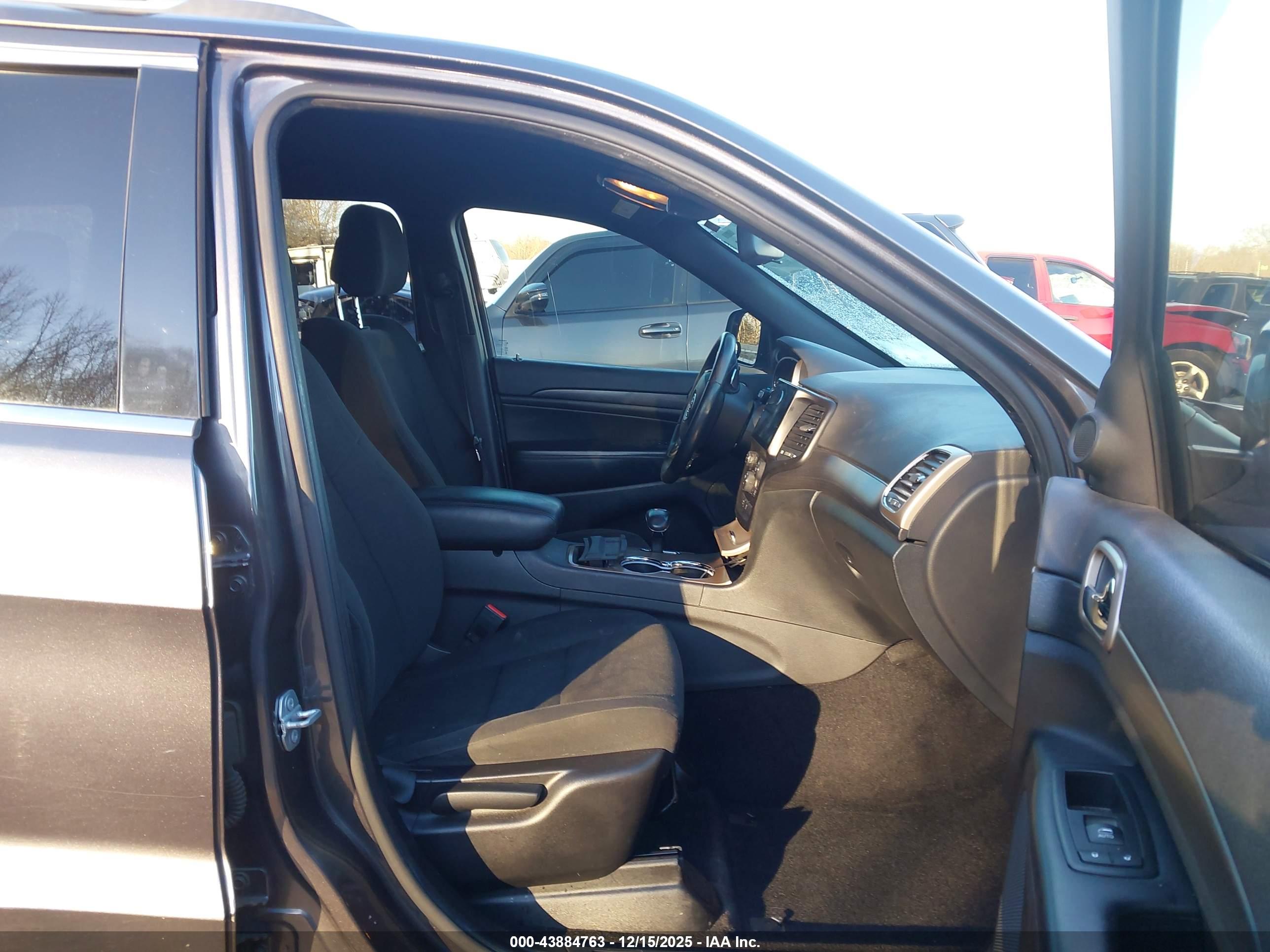 JEEP GRAND image 5