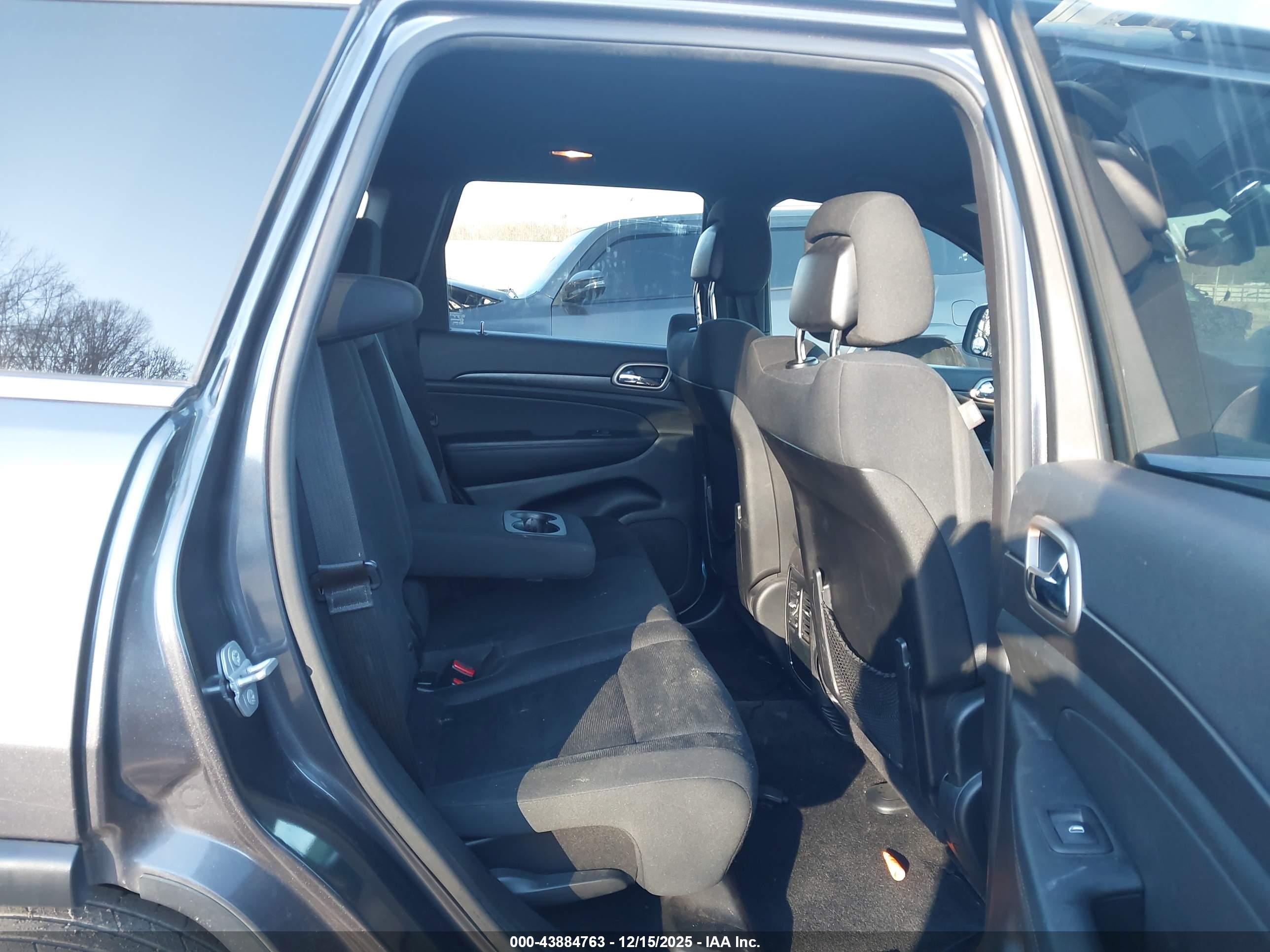 JEEP GRAND image 8