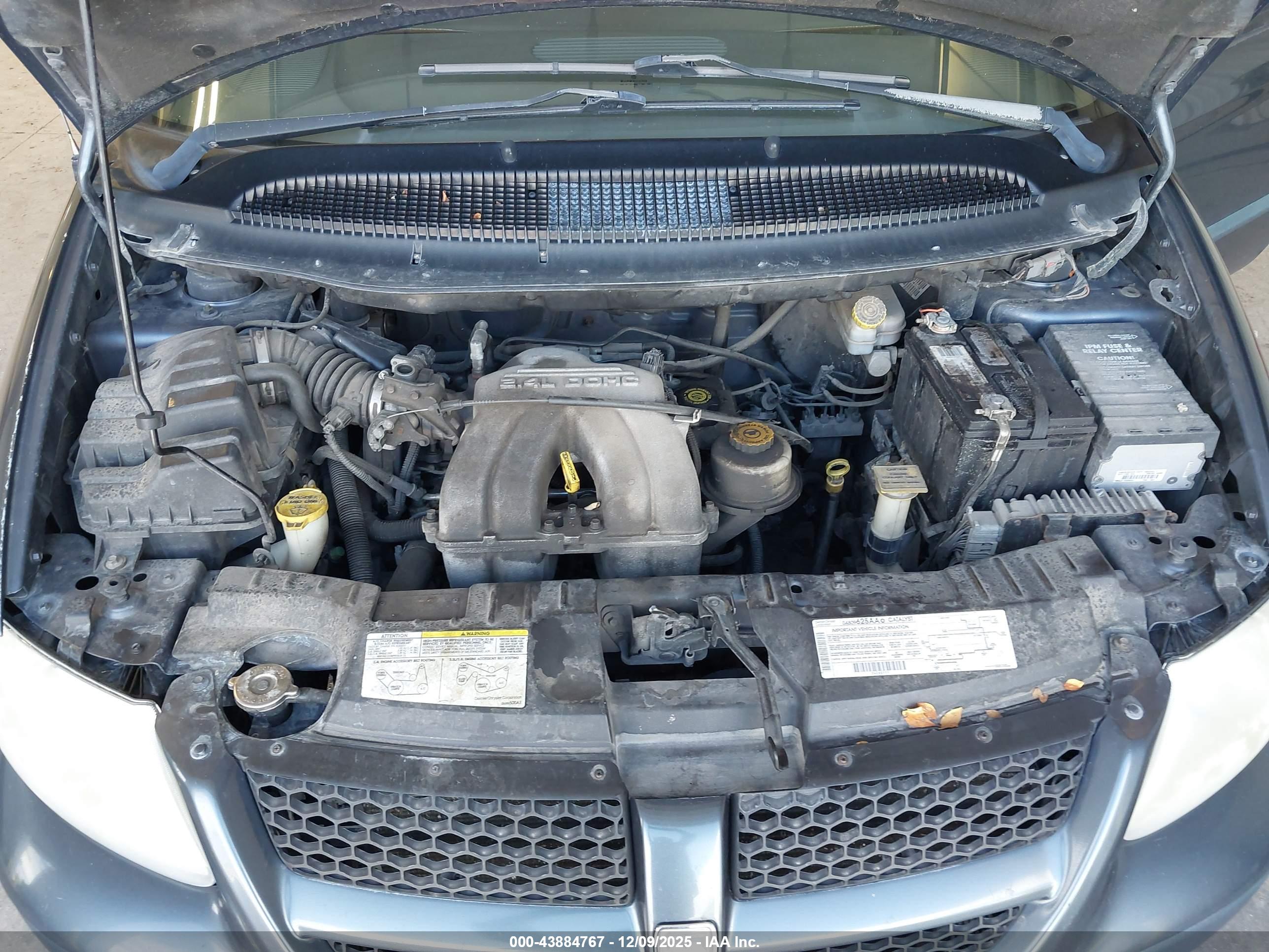 DODGE CARAVAN image 10