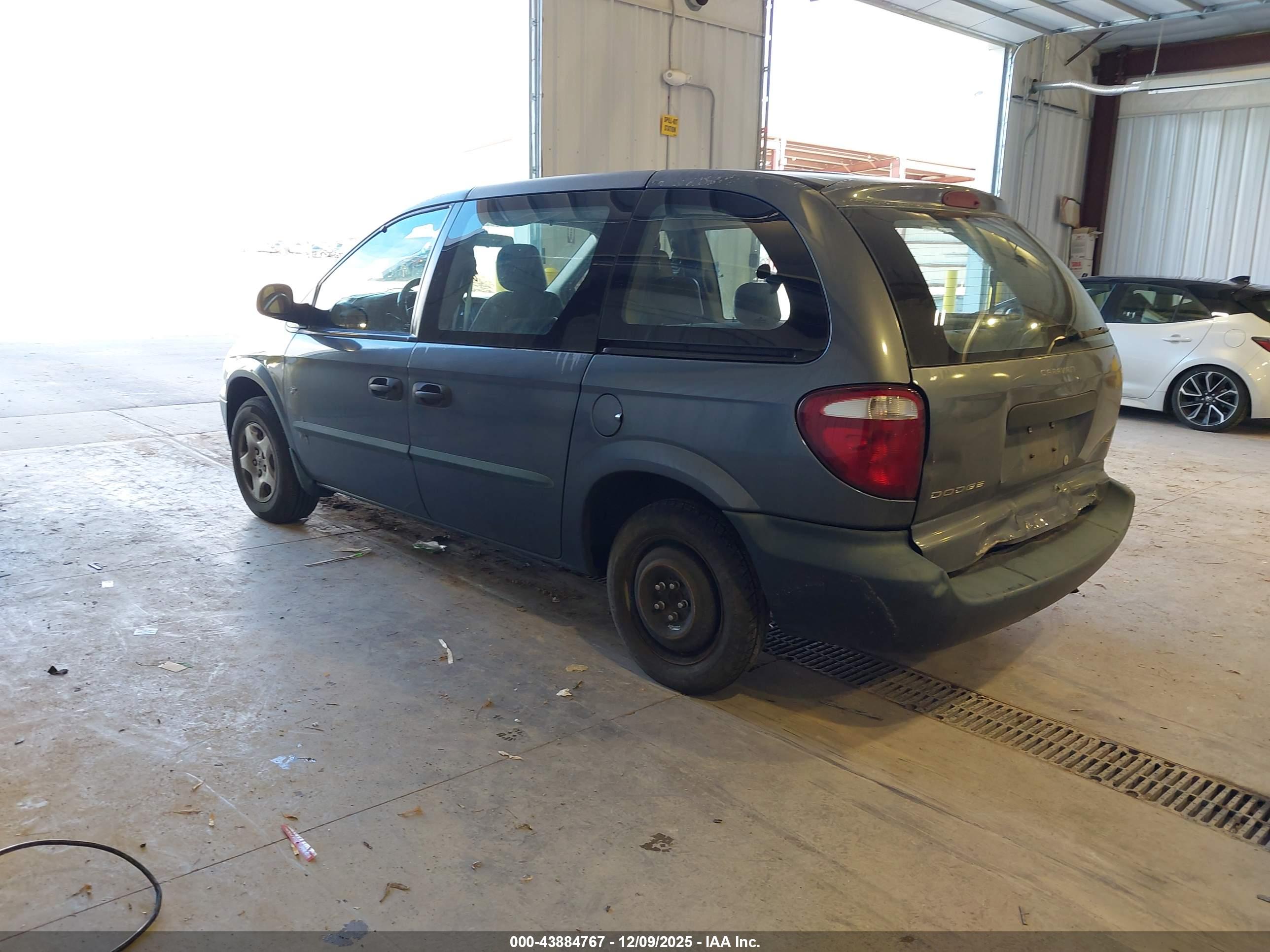 DODGE CARAVAN image 3